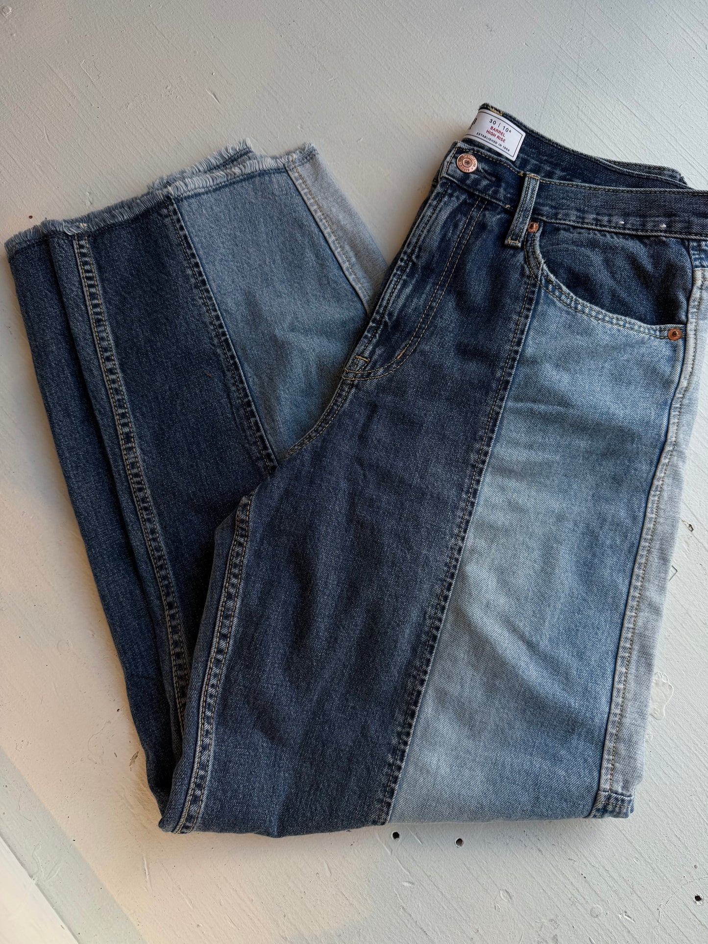 Gap Barrel highrise patchwork jeans. Size 30 (10R)
