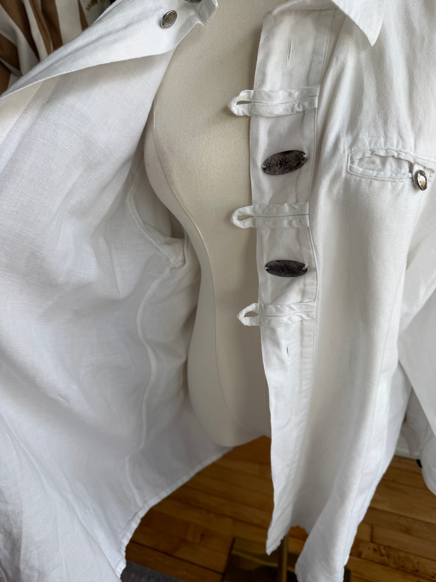 Vintage Cotton/Linen blend button down with silver buttons. Sourced in Paris