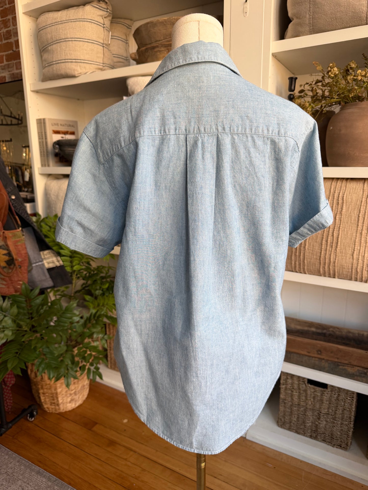 80s Banana Republic denim short sleeve button down with embroidery