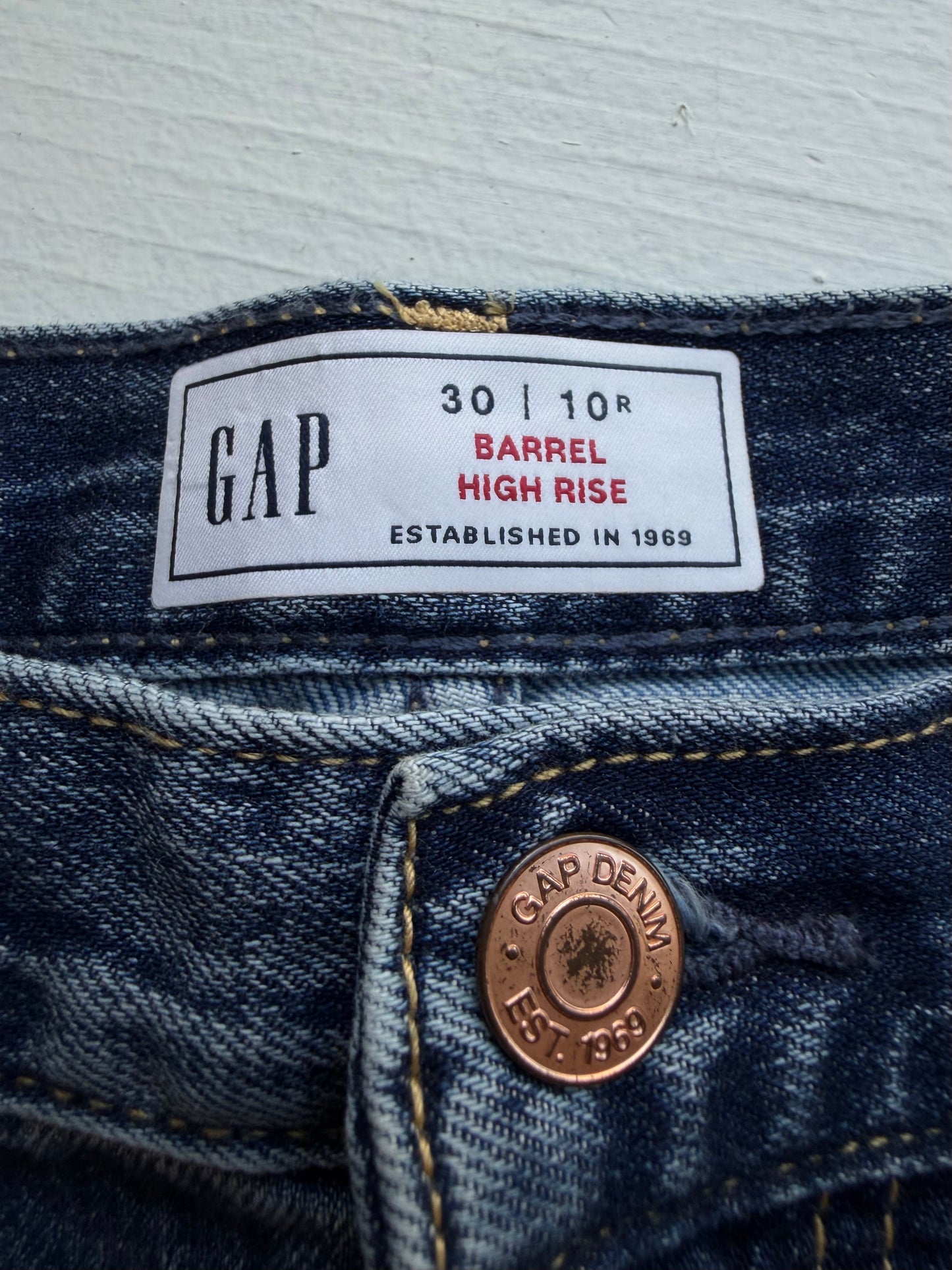 Gap Barrel highrise patchwork jeans. Size 30 (10R)
