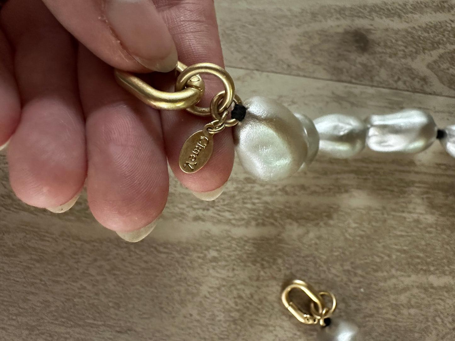 ClareV Shortie Strap Baroque Pearl