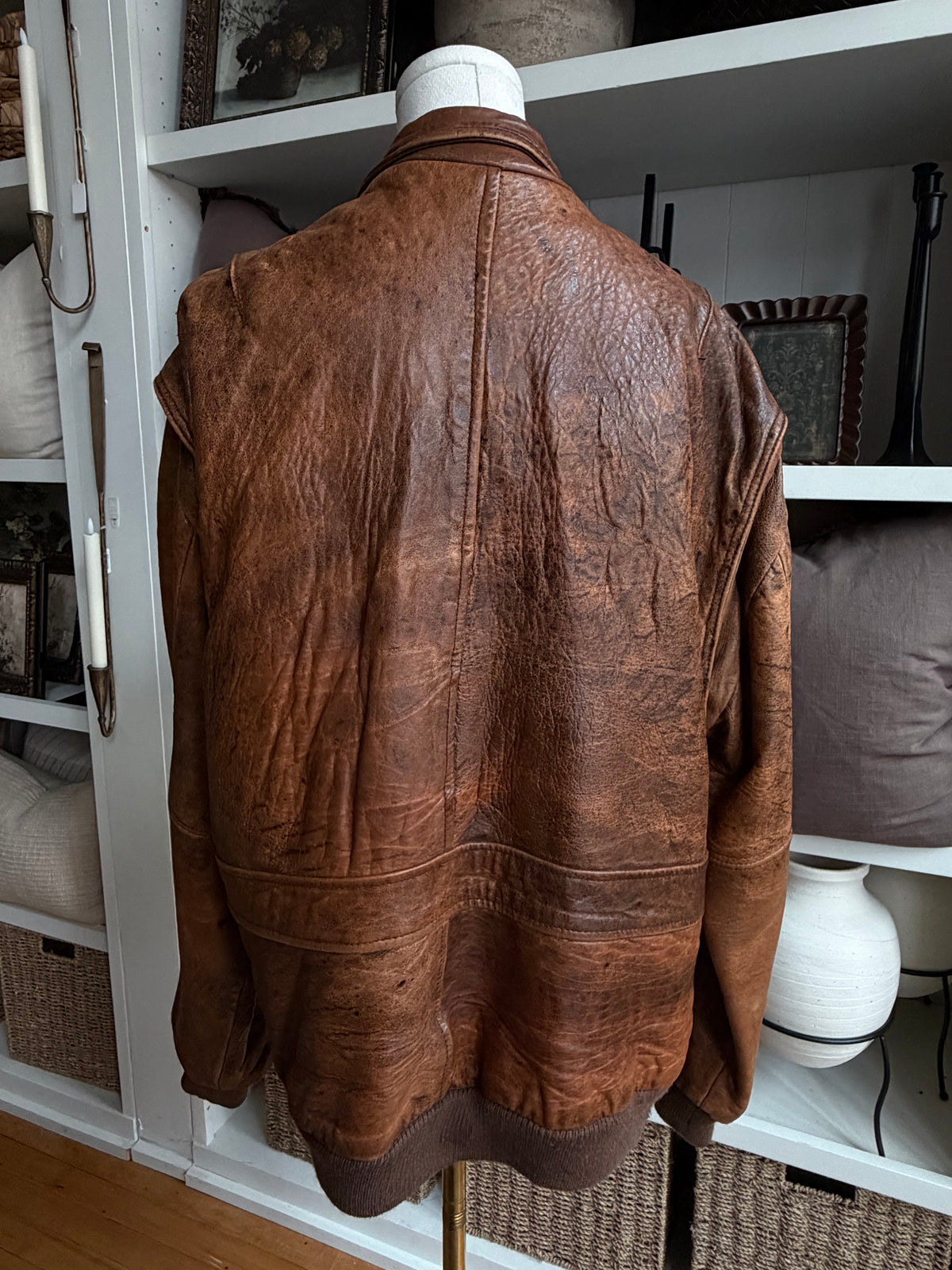 90s Context leather bomber. Fits M-XL