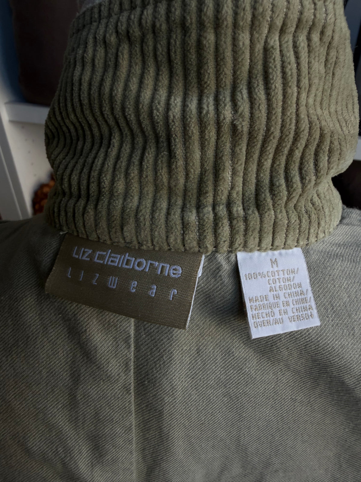 90s Liz Claiborne green corduroy chore coat. Fits XXS-S petite