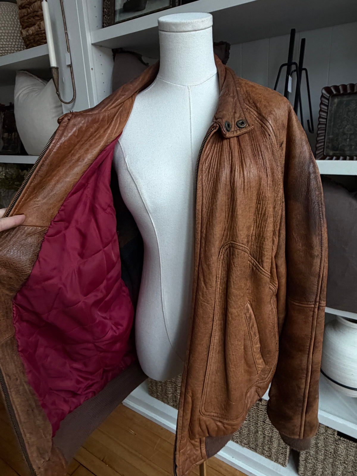 90s Context leather bomber. Fits M-XL