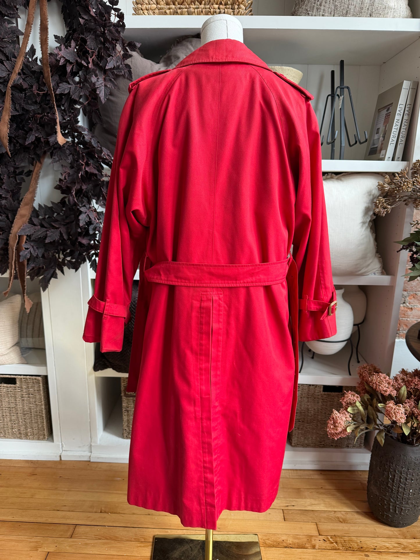 Vintage Burberry red trench coat with wool zip out lining. Fits XXS-S