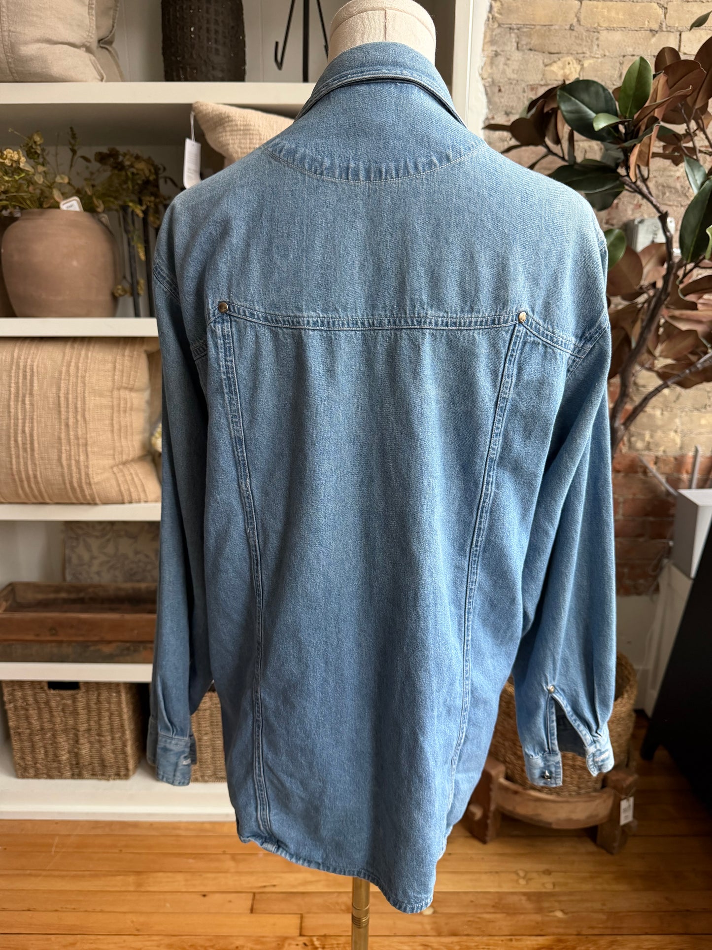 90s Vanderbilt denim shirt with silver buttons and embroidery. Made in Hong Kong