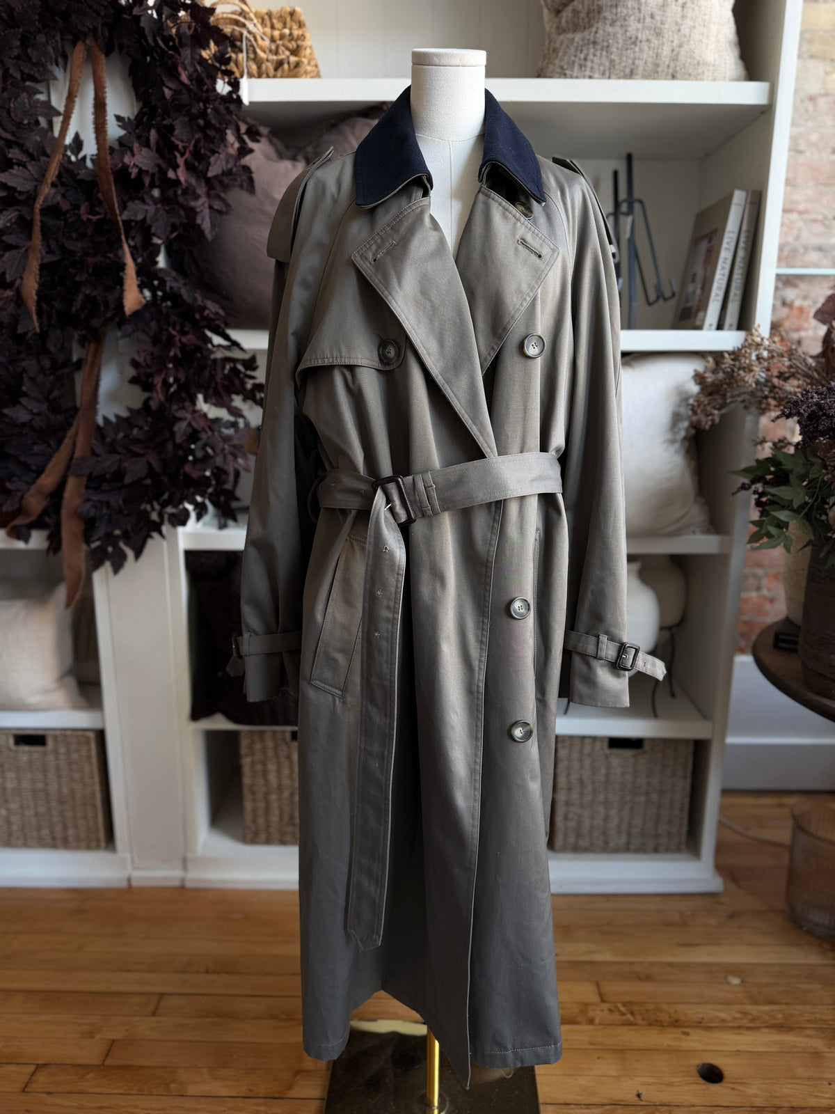 90s Chaps Ralph Lauren green trench with removable wool lining and collar. Fits M-XL
