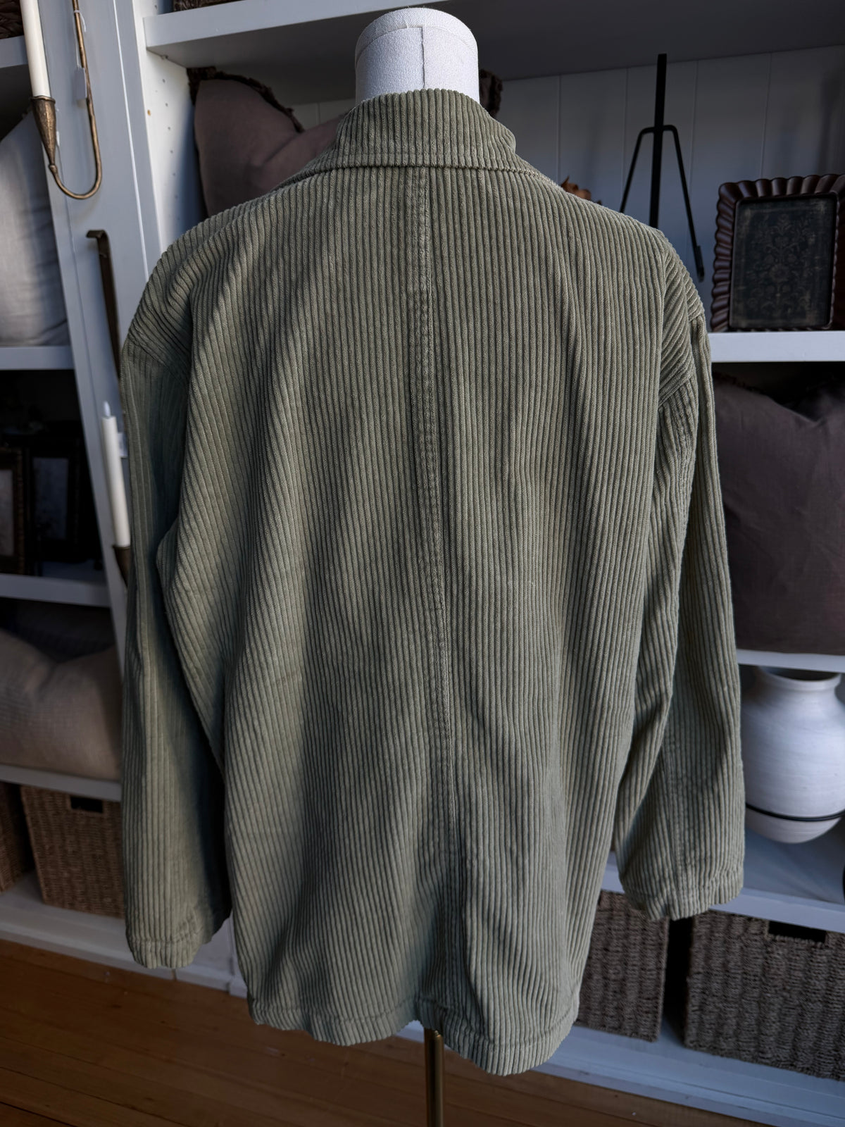 90s Liz Claiborne green corduroy chore coat. Fits XXS-S petite