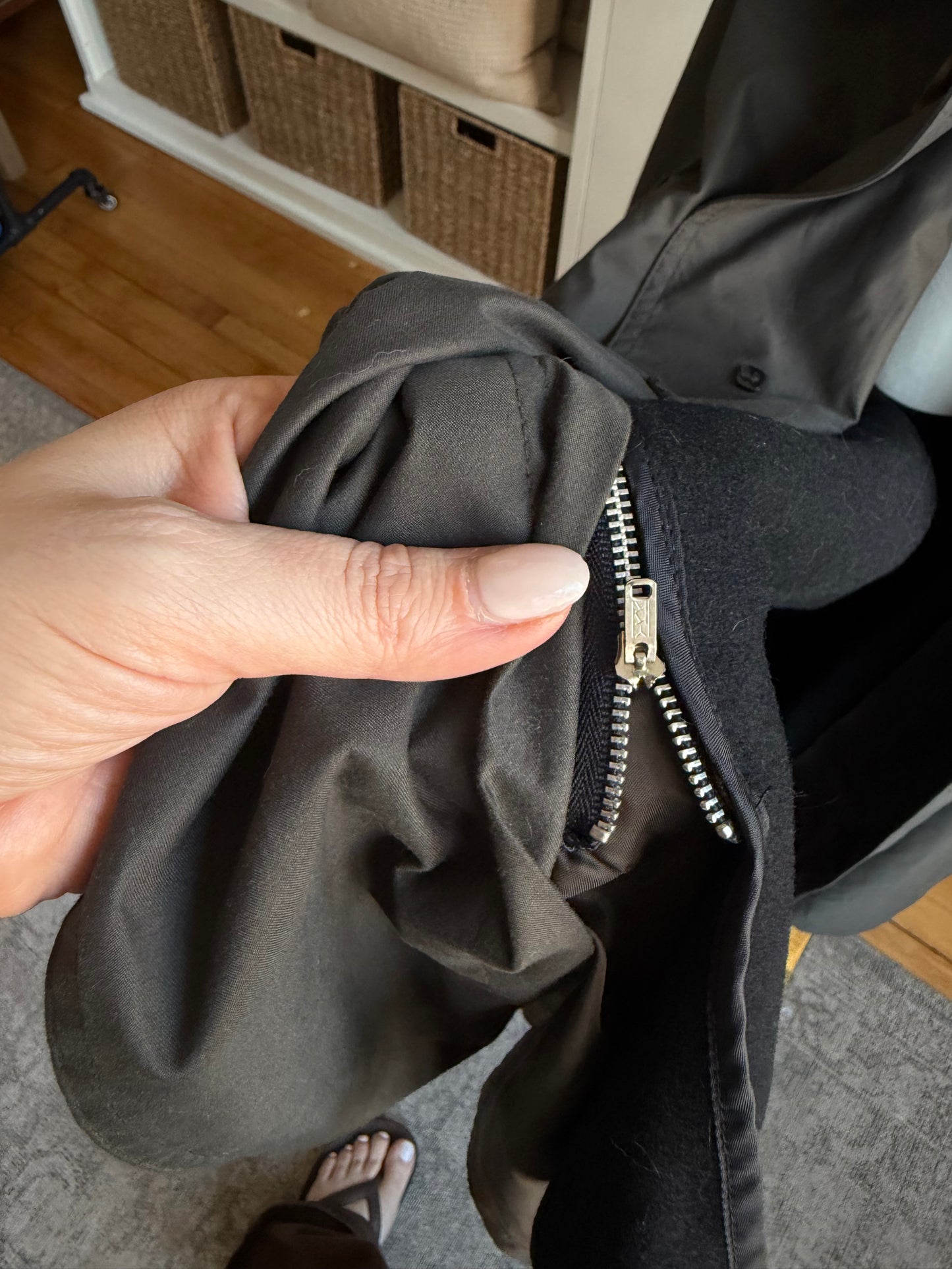 90s Chaps Ralph Lauren green trench with removable wool lining and leather collar. Fits M-XXL