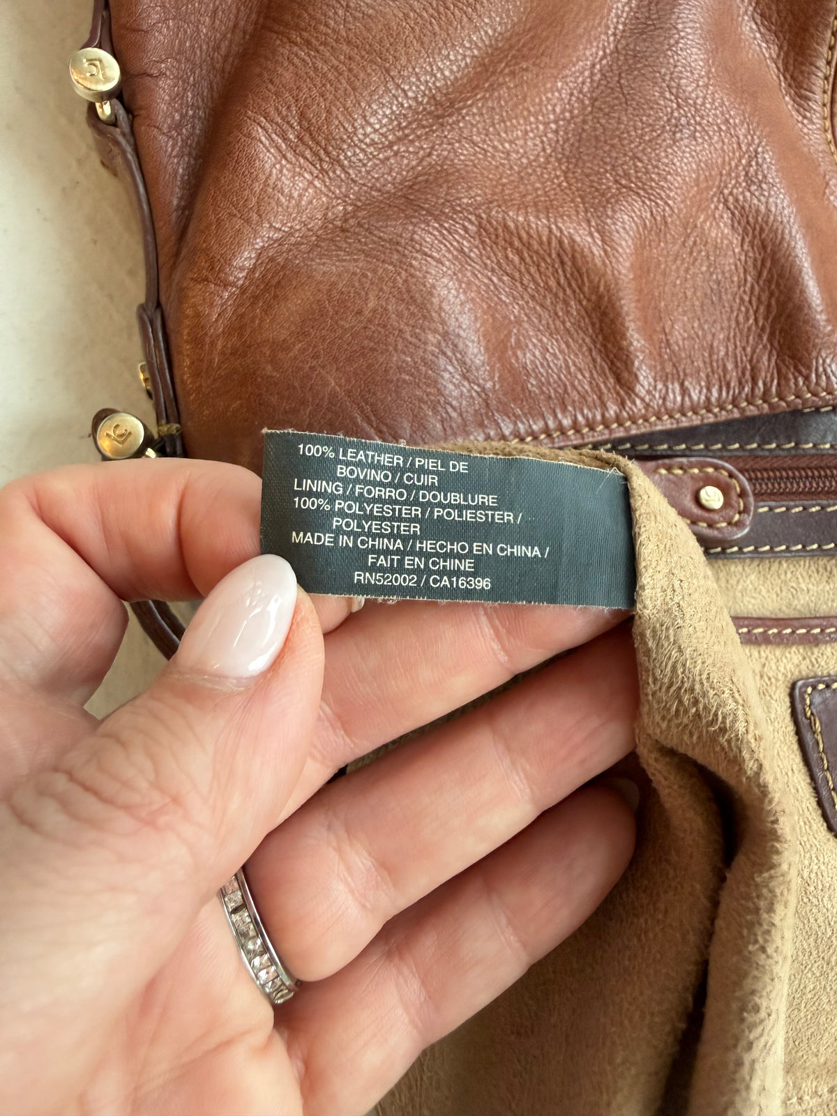 00 Liz Claiborne leather shoulder bag