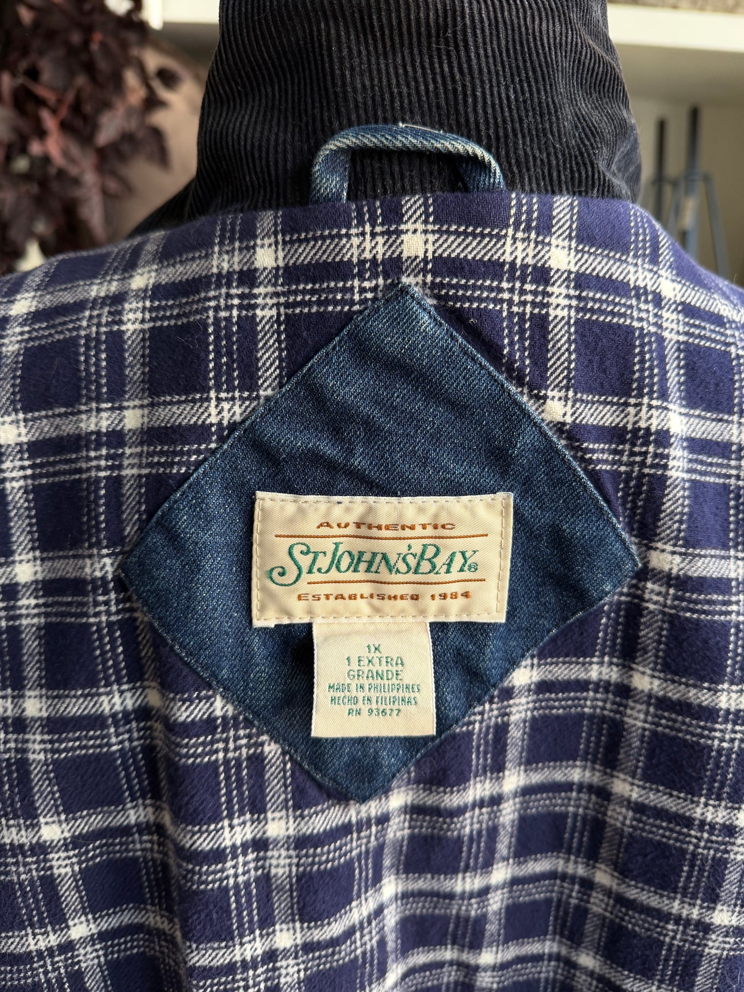 90s St John’s Bay denim barn coat. Fits M-XL
