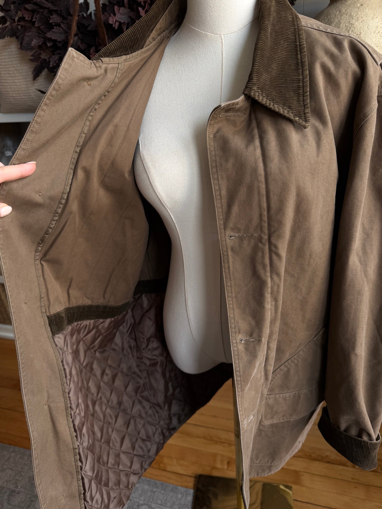 00s Gap brown chore coat with corduroy collar. Fits M-XL