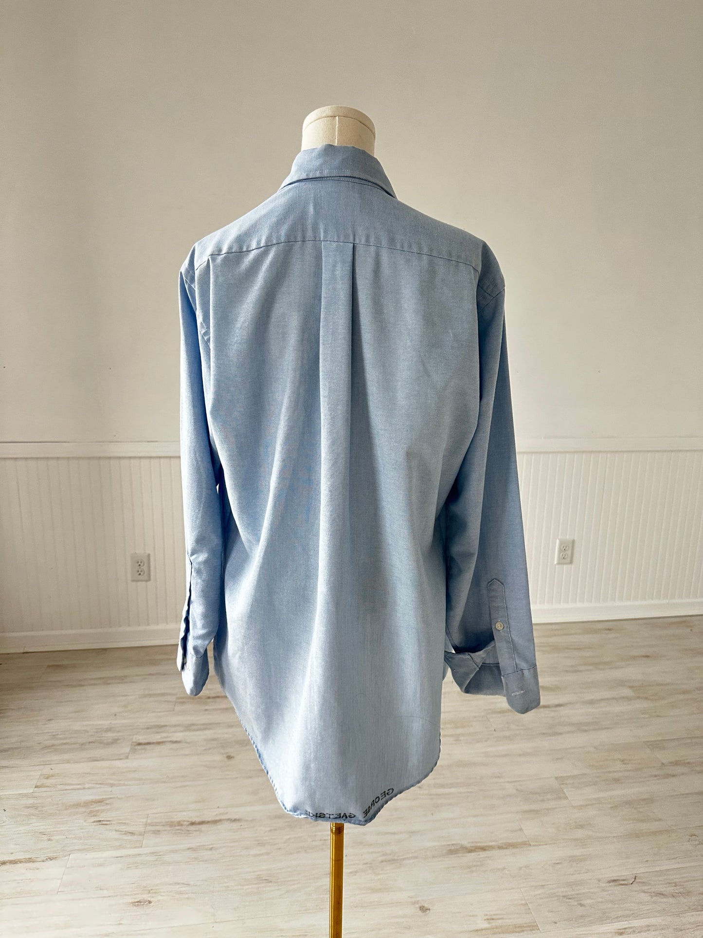 90s Private Club blue lightweight Oxford. Made in the USA