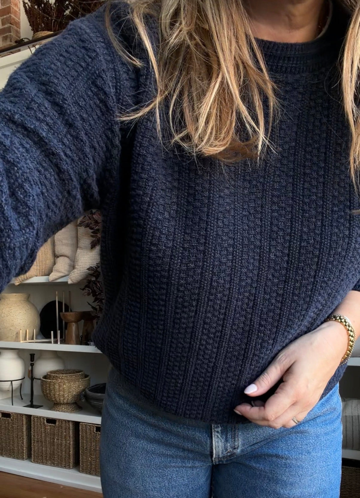 90s Bill Blass navy textured sweater. Fits S-L
