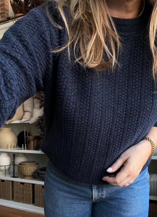 90s Bill Blass navy textured sweater. Fits S-L
