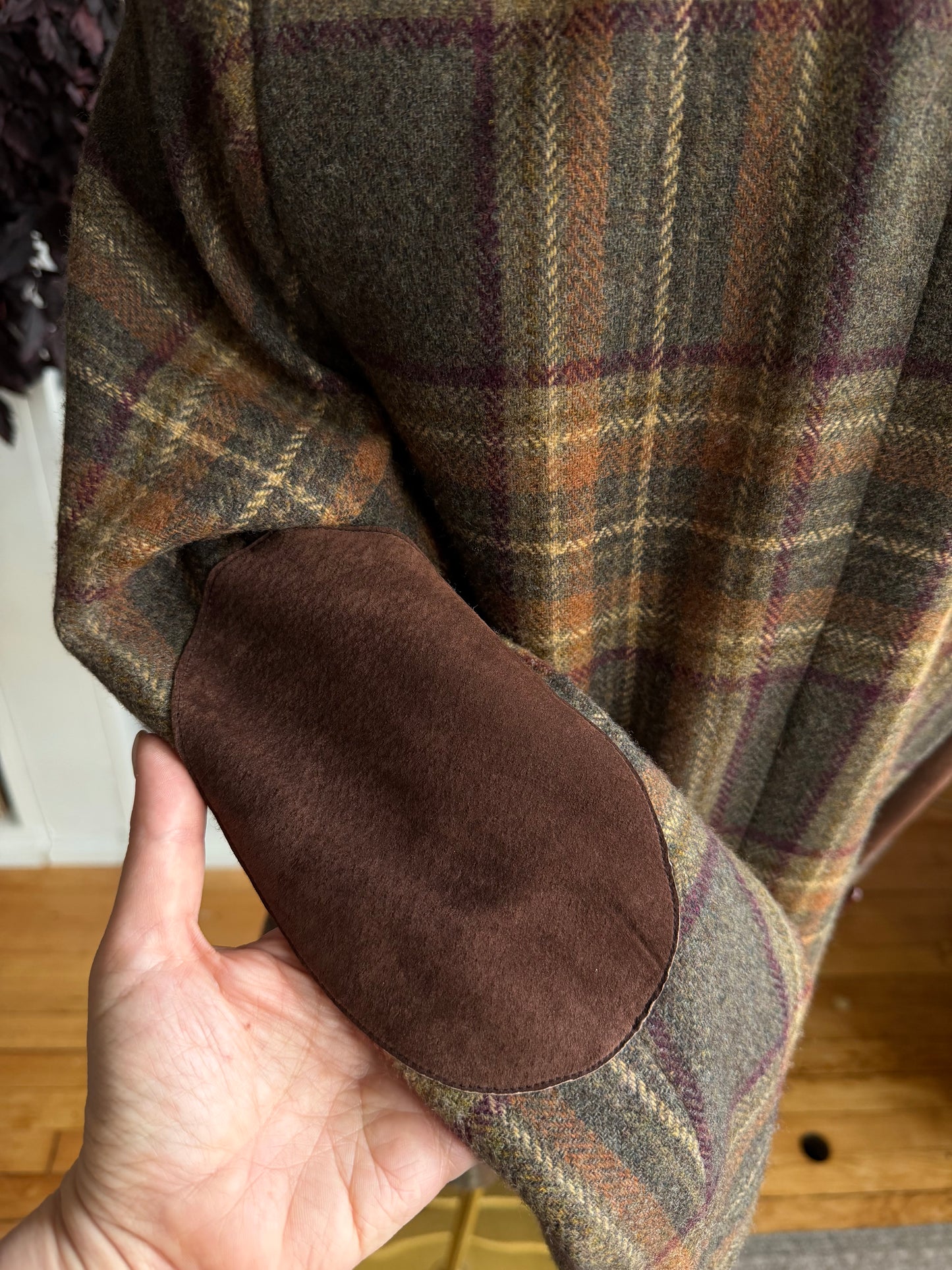 90s Lauren Ralph Lauren wool plaid blazer with suede elbow patches. Fits XXS-S petite