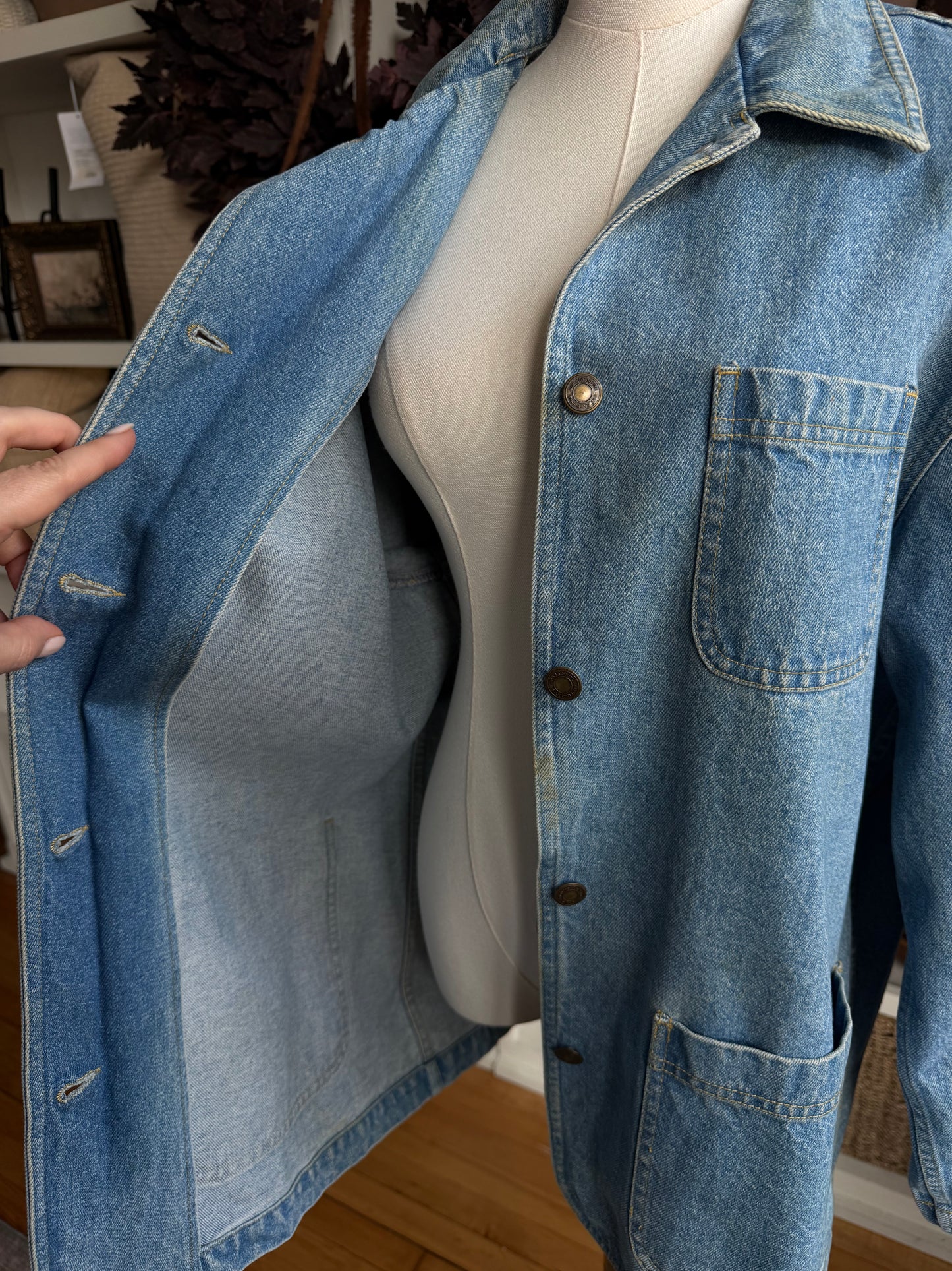 90s Liz Claiborne denim chore coat. Fits S-L
