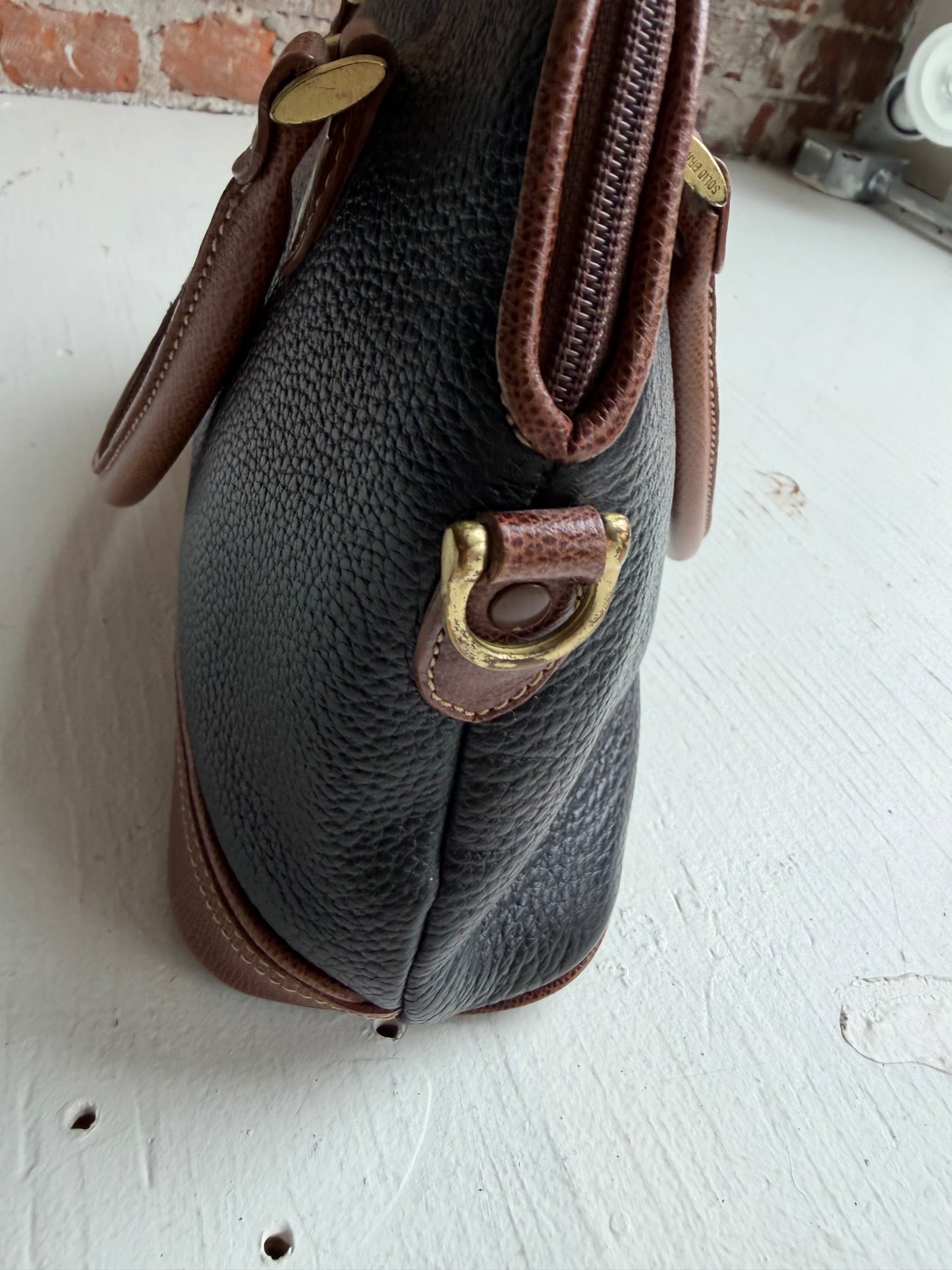 90s Liz Claiborne black and brown pebbled leather handbag