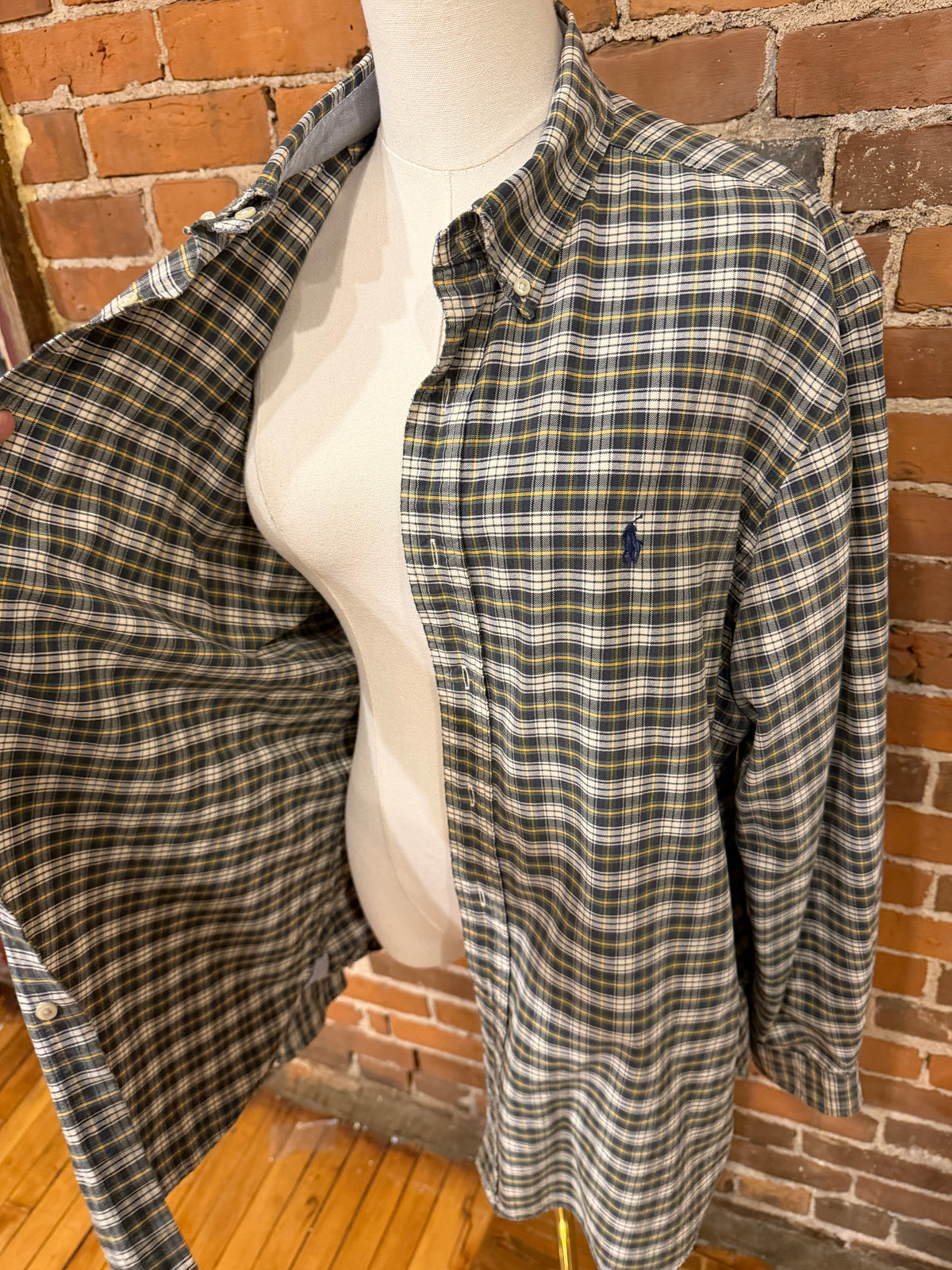 90s Polo Ralph Lauren plaid button down. Fits M-XL