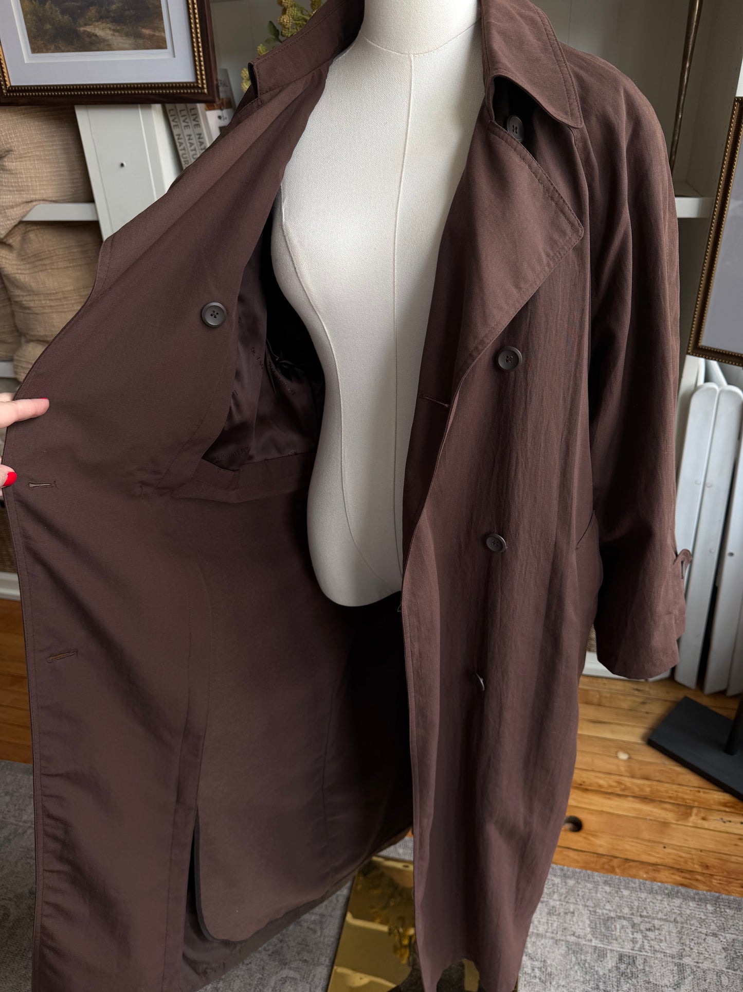 90s London Fog brown trench with zip out lining.