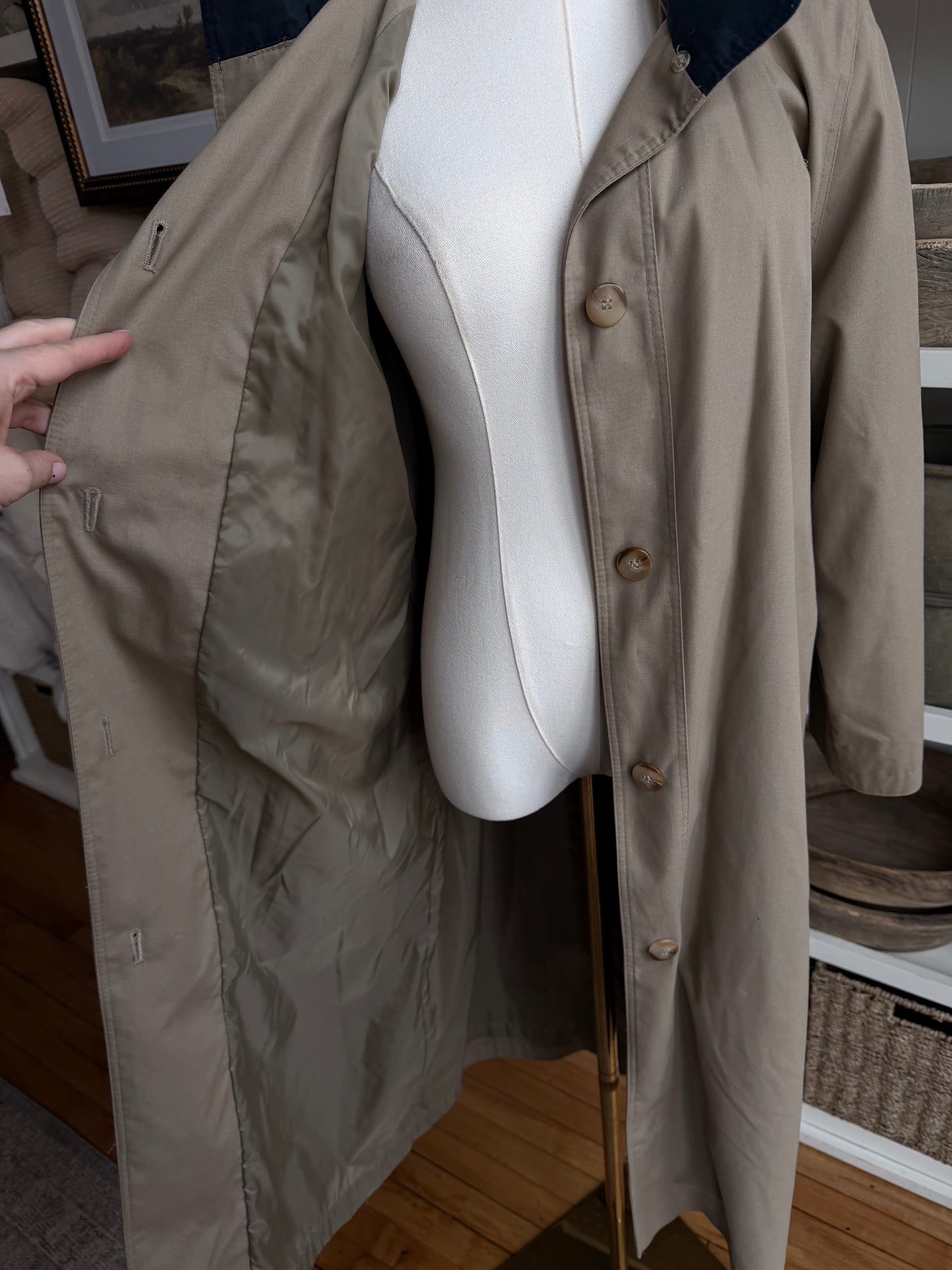 90s Fleet Street Petite khaki trench with removable hood