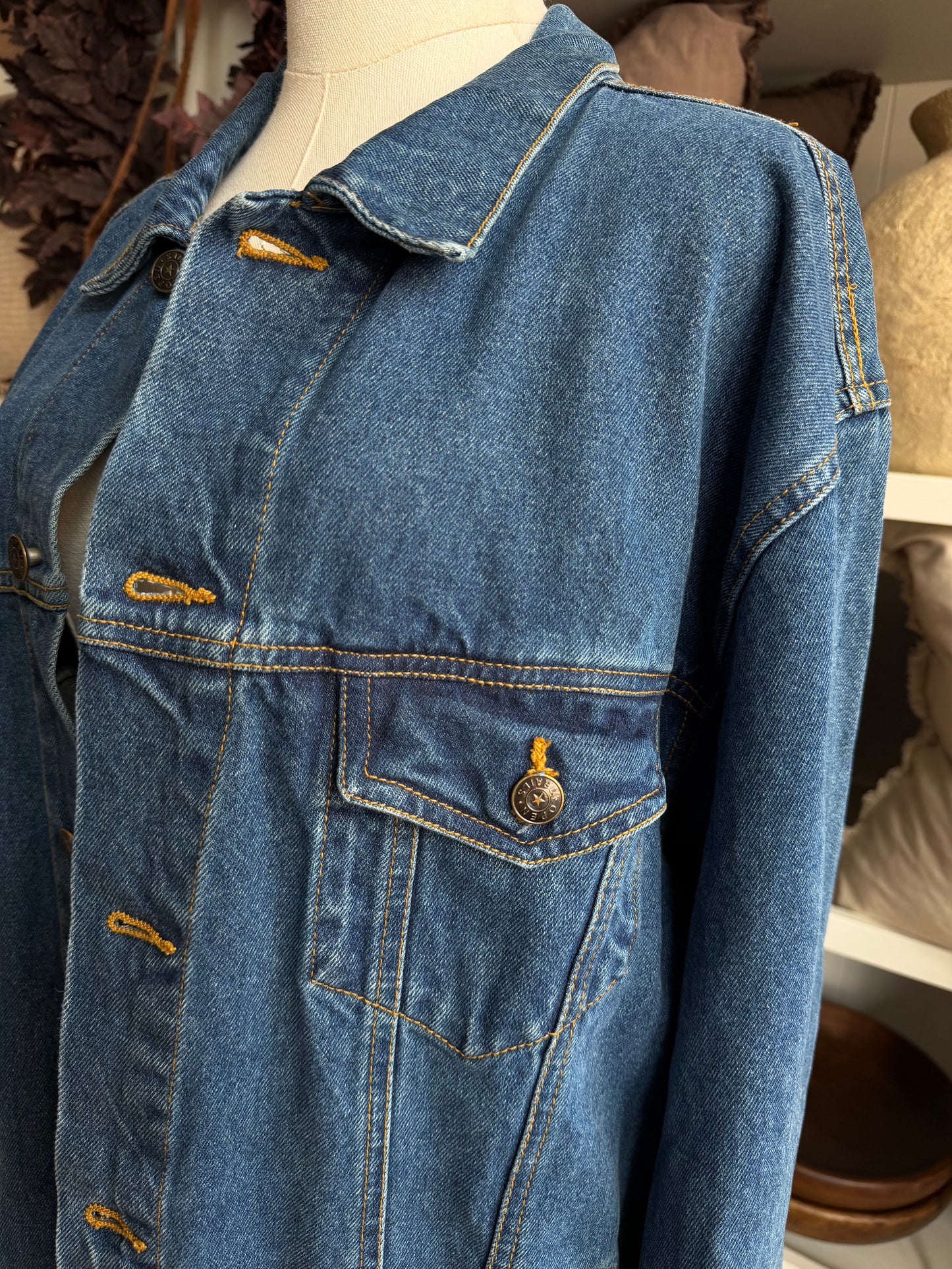 00s Open Trails denim jacket. Fits M-XL