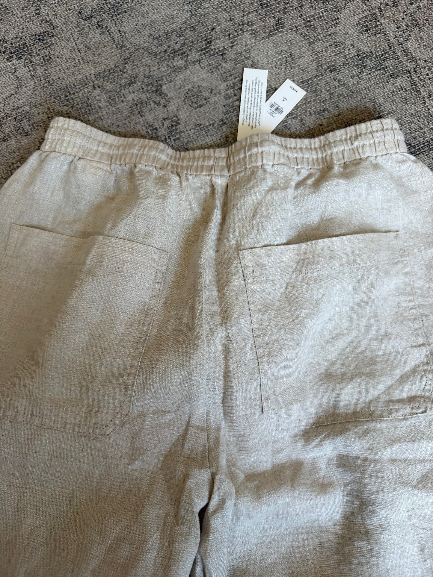 Banana Republic Getaway Straight leg pull on pant in linen natural. Size M Tall. NWT