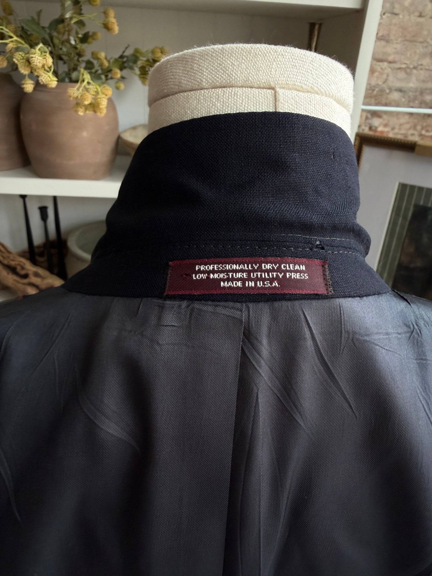80s Evan Picone lightweight navy wool blazer. Made in the USA