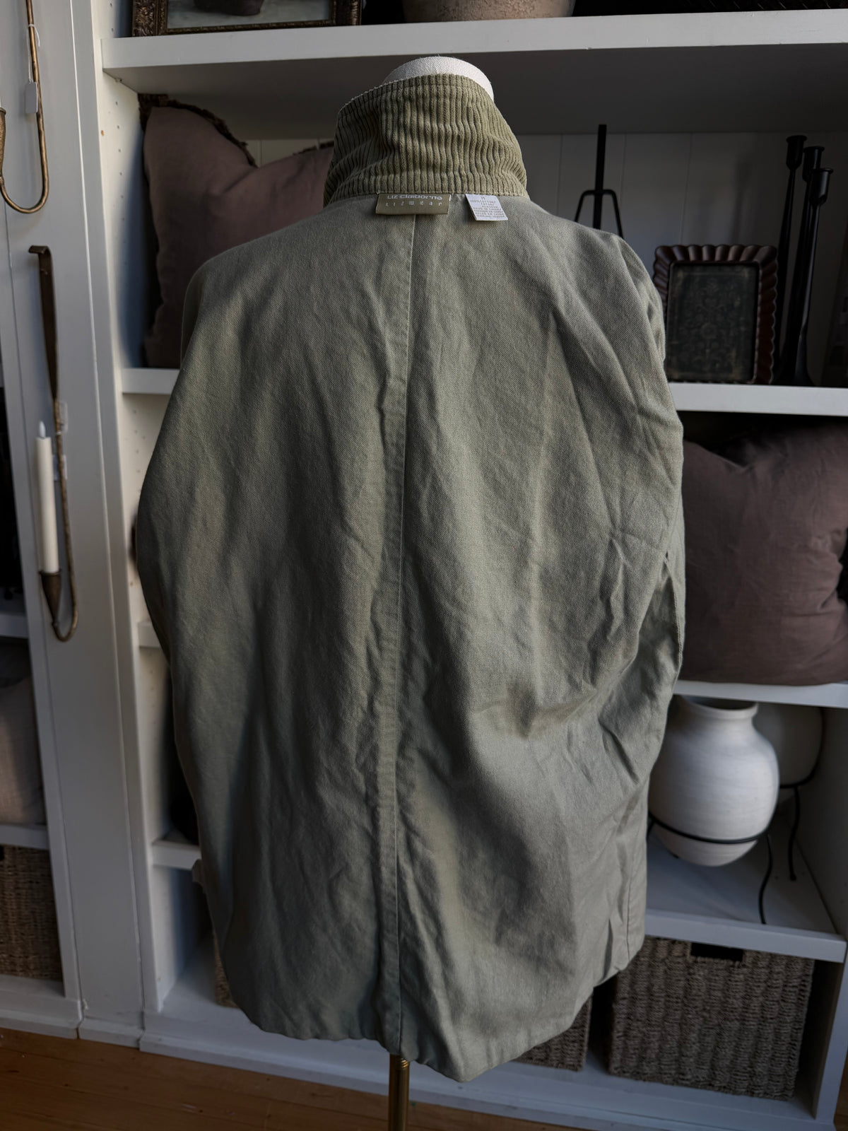 90s Liz Claiborne green corduroy chore coat. Fits XXS-S petite