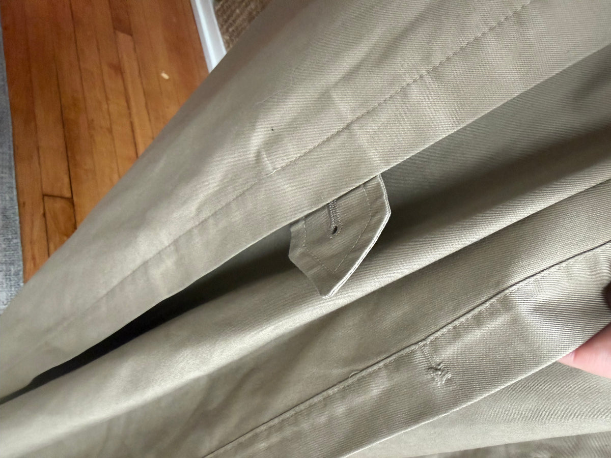 Vintage Khaki Burberry Trench. Fits S-L