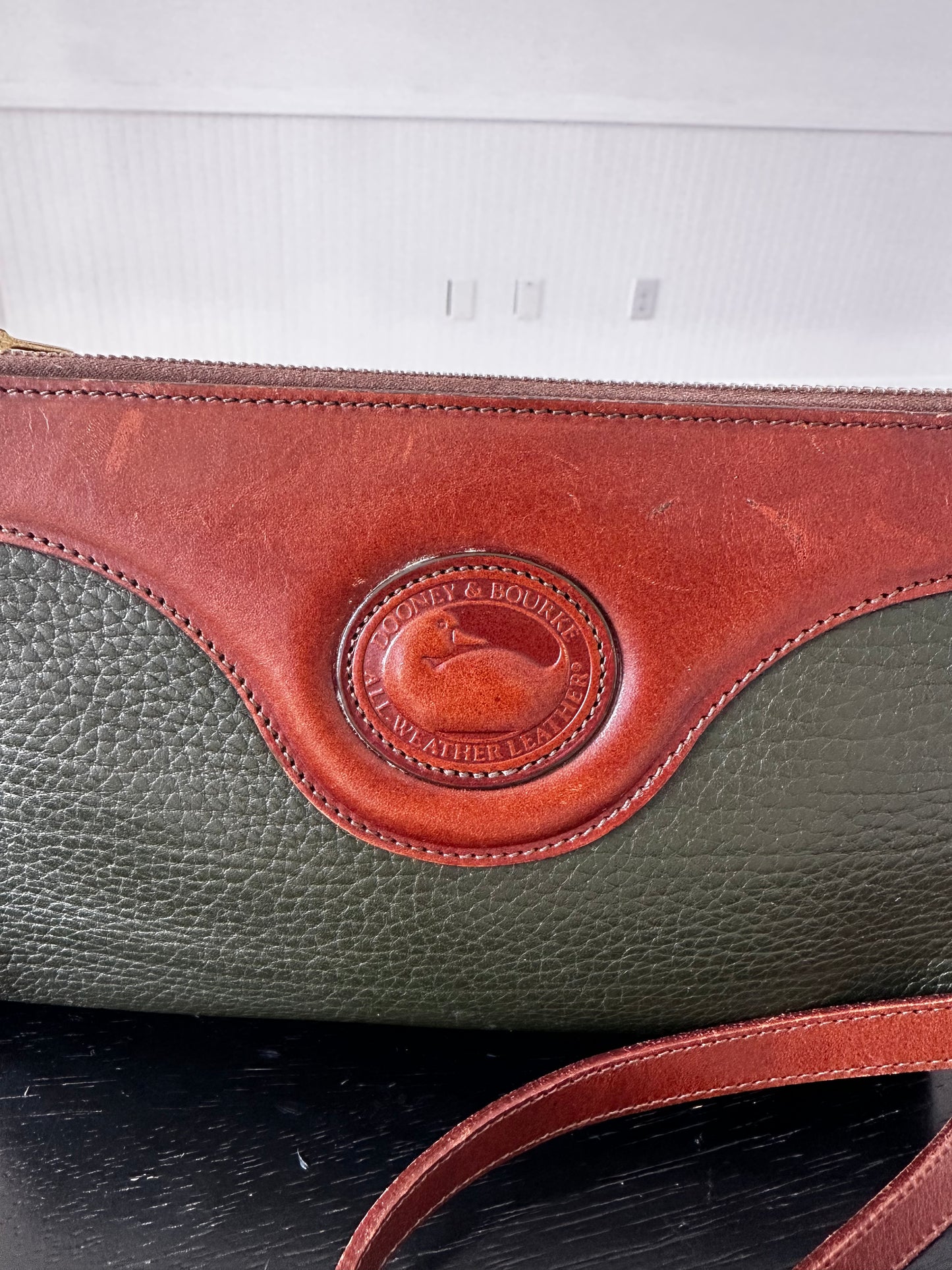 90s Dooney and Bourke zip top crossbody in dark hunter green