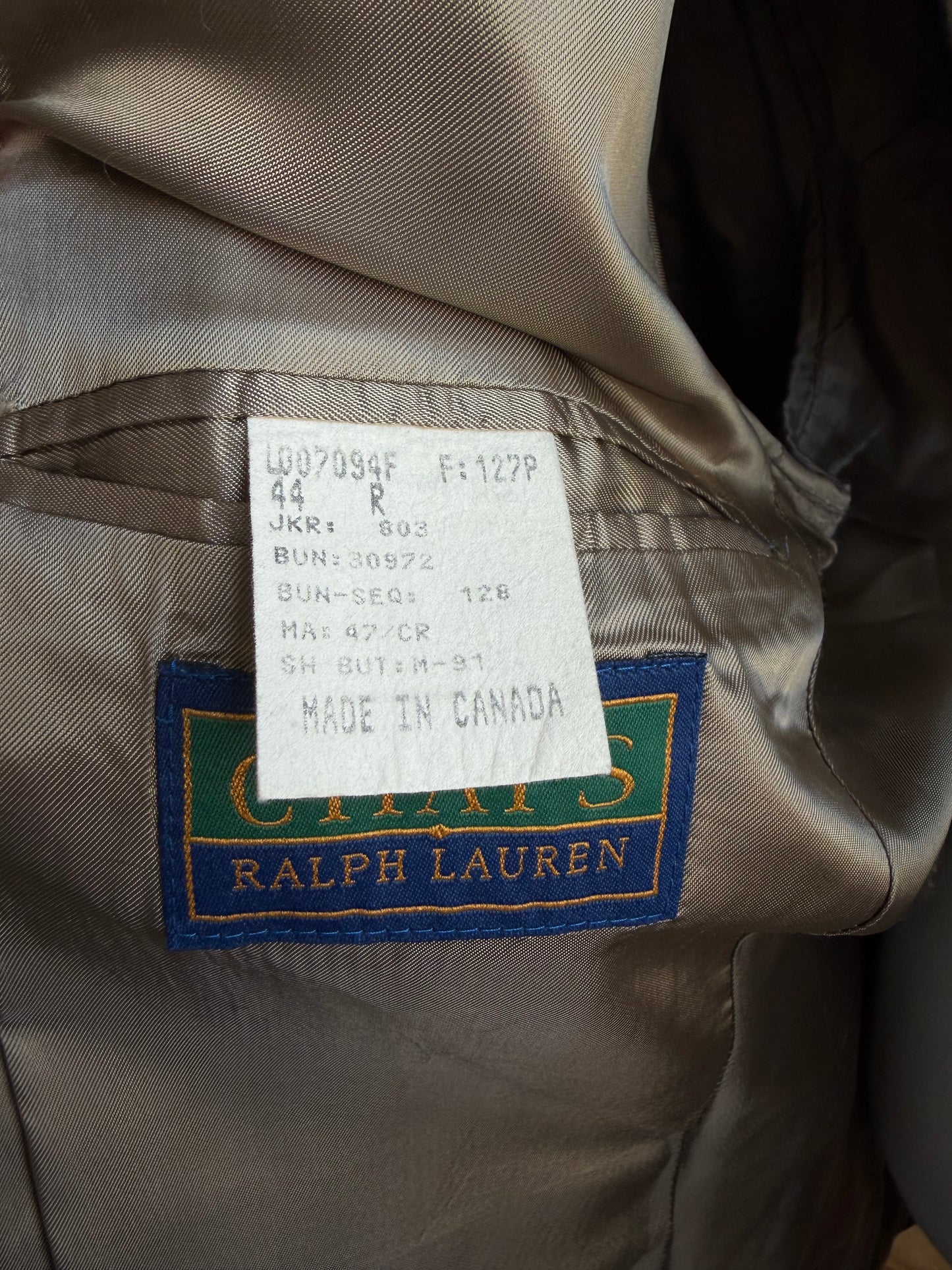 80s Chaps Ralph Lauren light weight wool blazer. Made in Canada. Fits M-XL