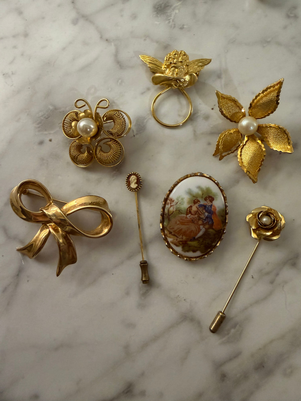 Brooch pack