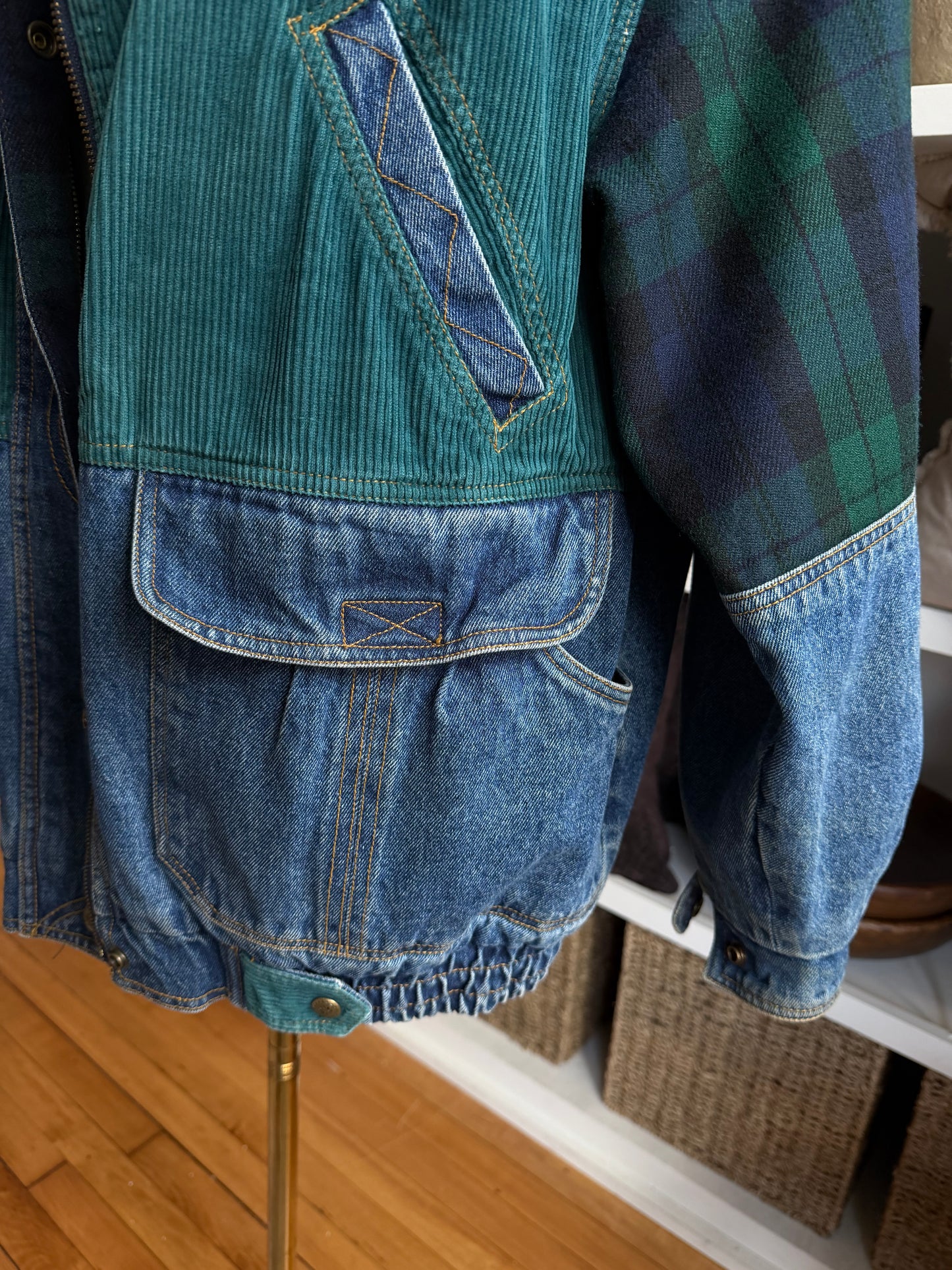 90s Current Scene denim bomber. Fits S-L