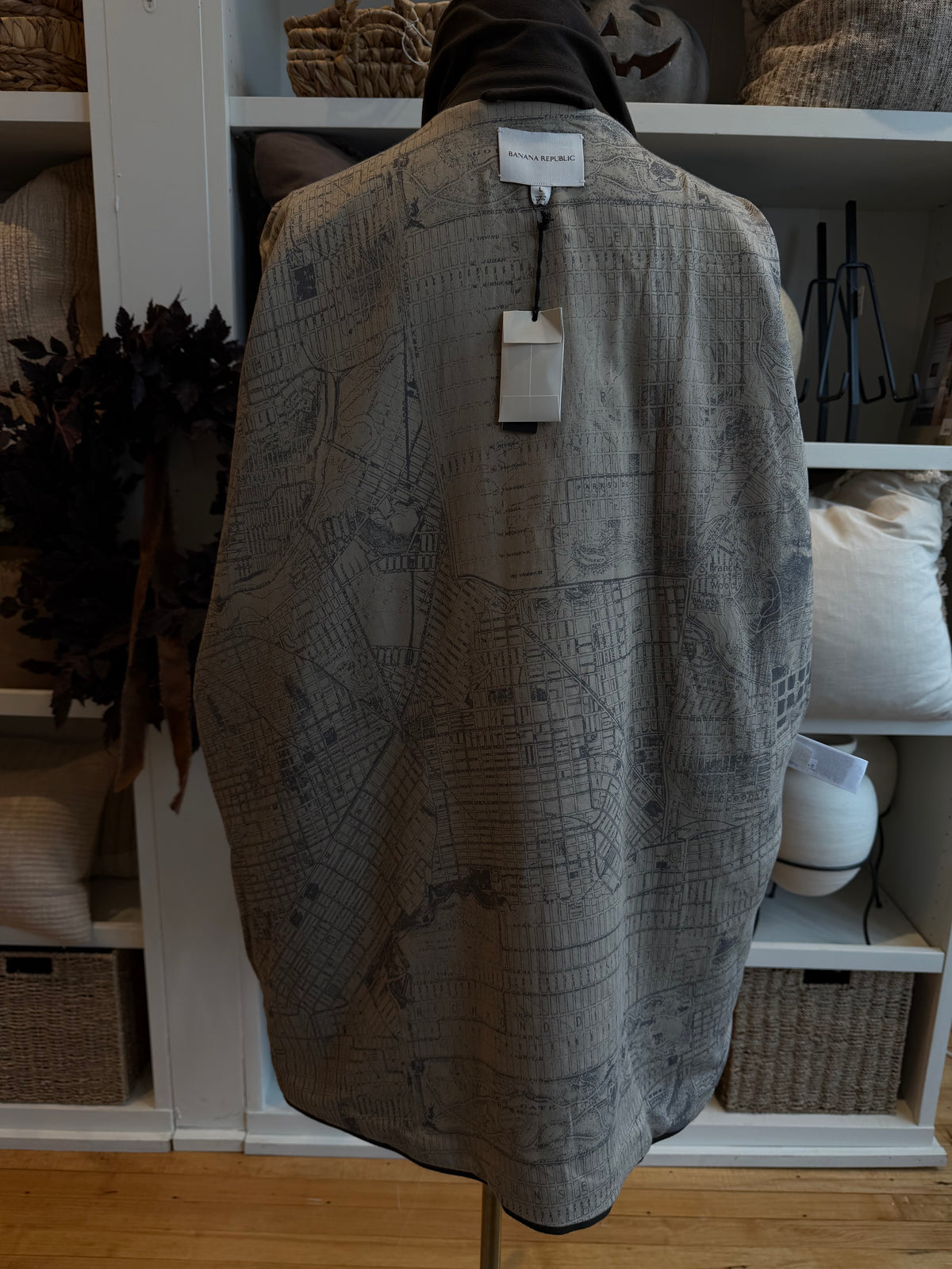 Banana Republic Italian Moleskin barn jacket in dark brown. Size L