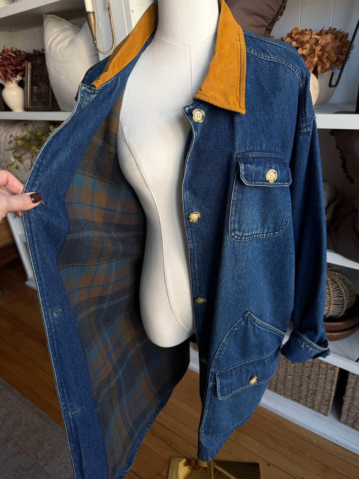 90s Boundary Waters denim barn coat. Fits M-XL tall