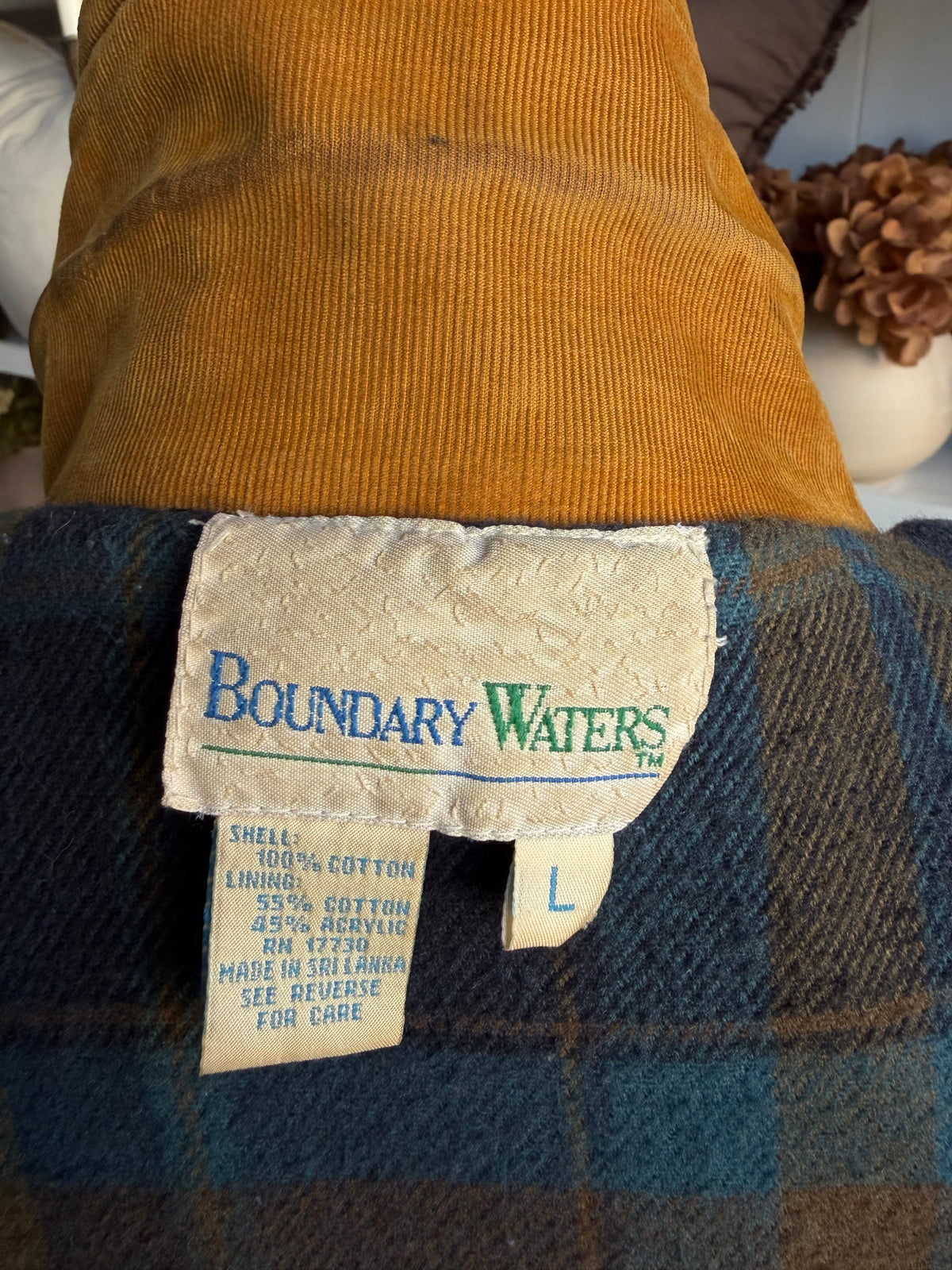 90s Boundary Waters denim barn coat. Fits M-XL tall