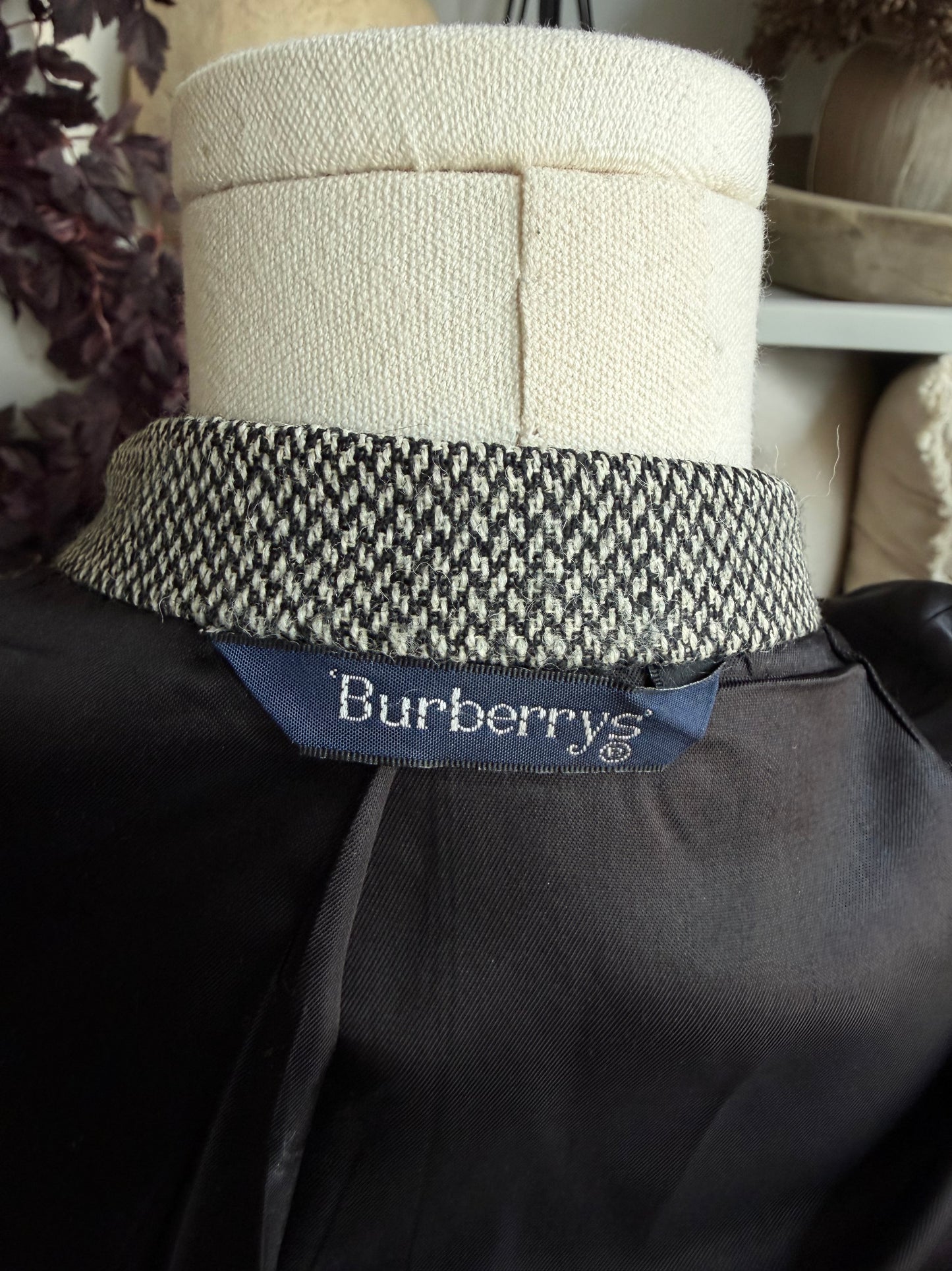 90s Burberrys wool tweed blazer. Made in the USA. Fits S-L