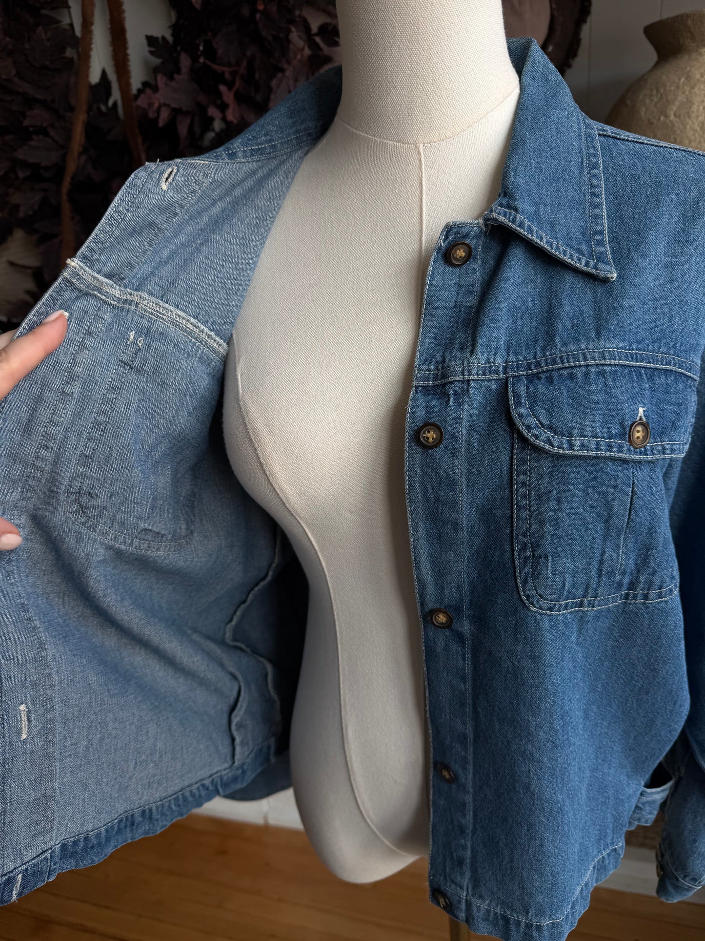 90s Work Wear denim light weight shirt jacket. Fits XXS-S