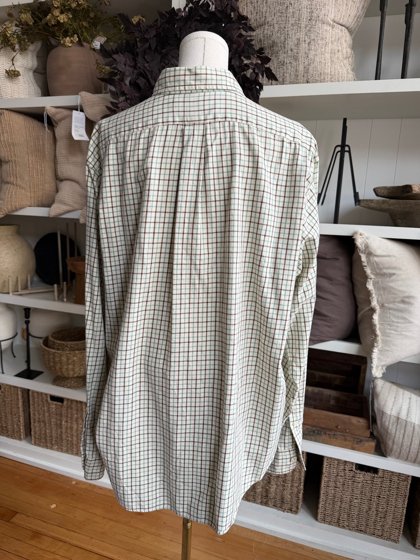 90s Ralph Lauren Classic Fit cotton button down. Fits S-L