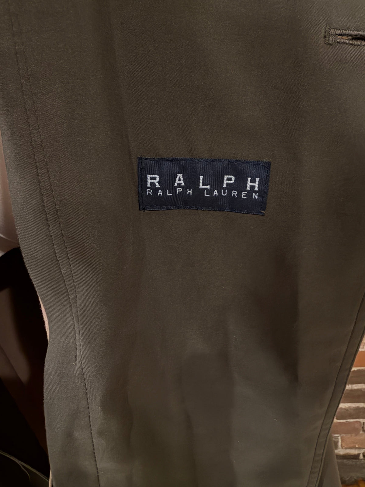 90s Ralph Lauren brown trench with removable wool lining. Fits M-XL