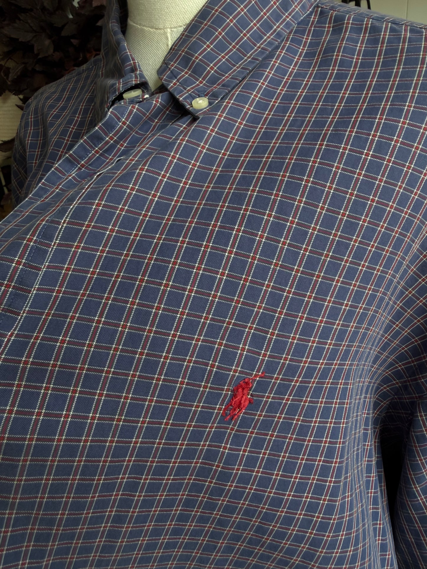 90s Ralph Lauren classic fit button down. Fits M-XL