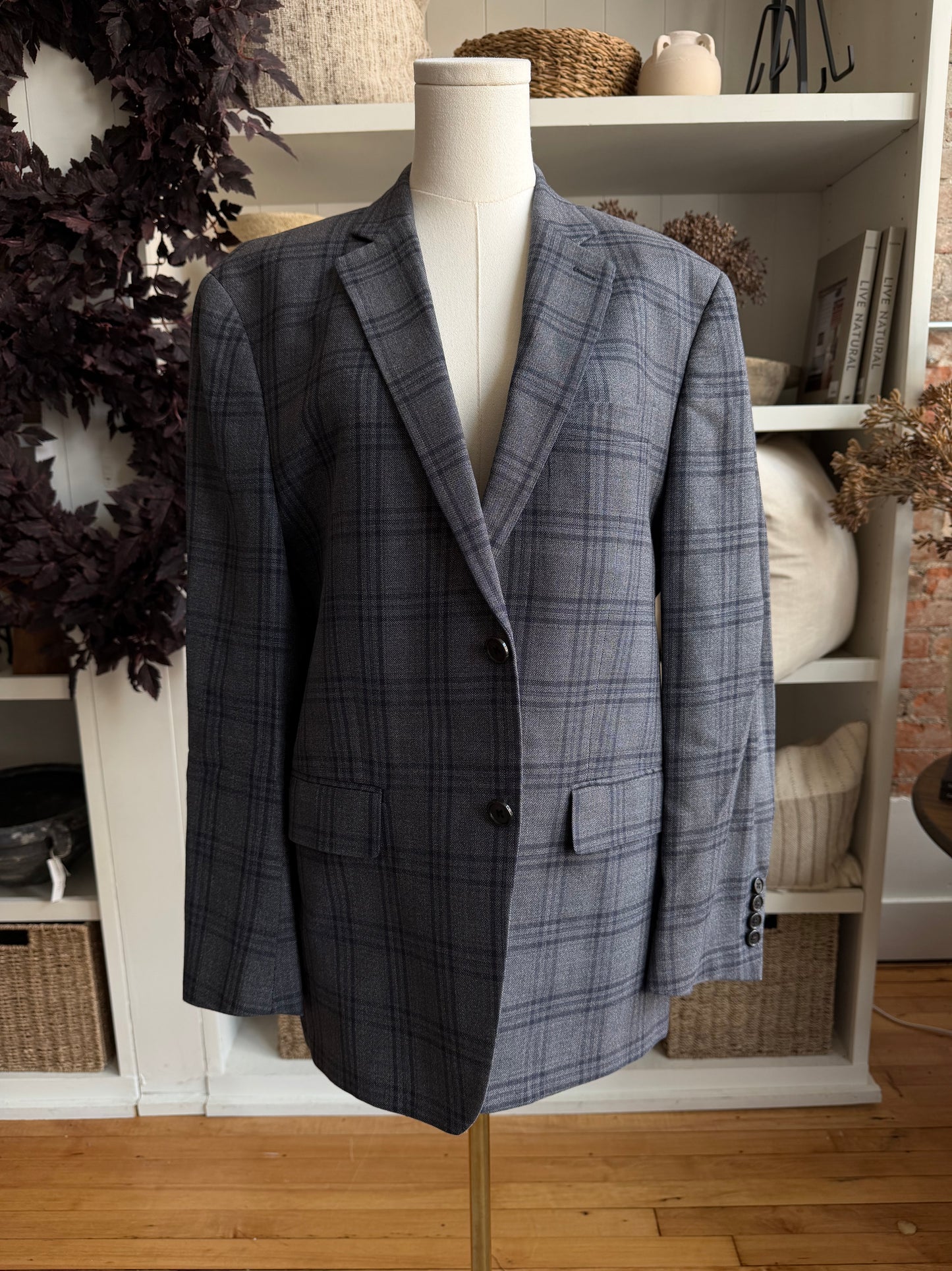 90s Ralph Lauren light weight wool blazer with silk lining. Made in Canada. Fits XS-M