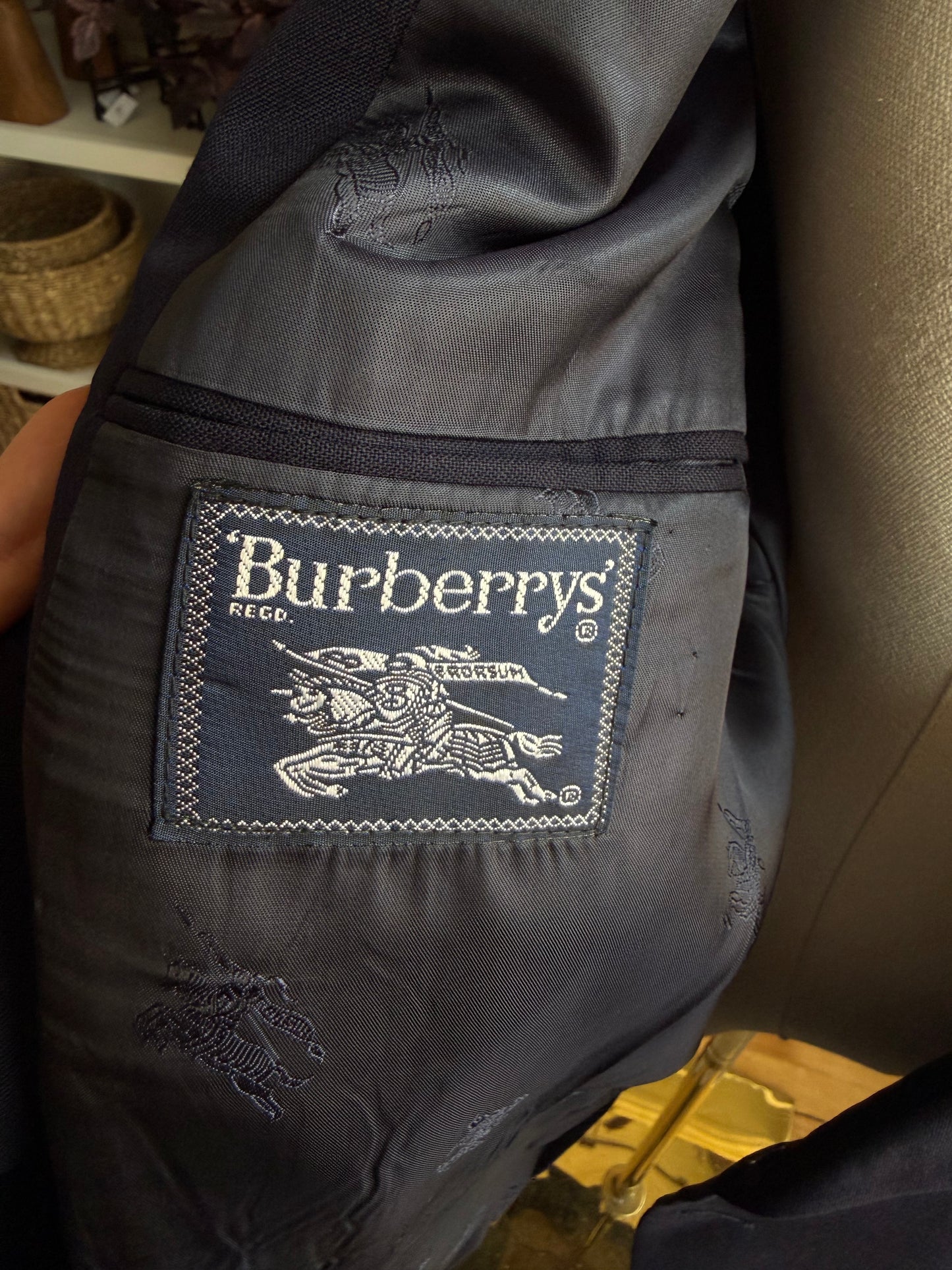 80s Burberrys Navy wool blazer. Made in the USA. Fits M-XL