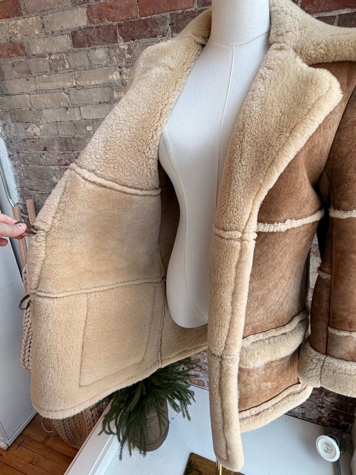 70s Sportsman Mfg Co 100% sheepskin jacket. Made in the USA