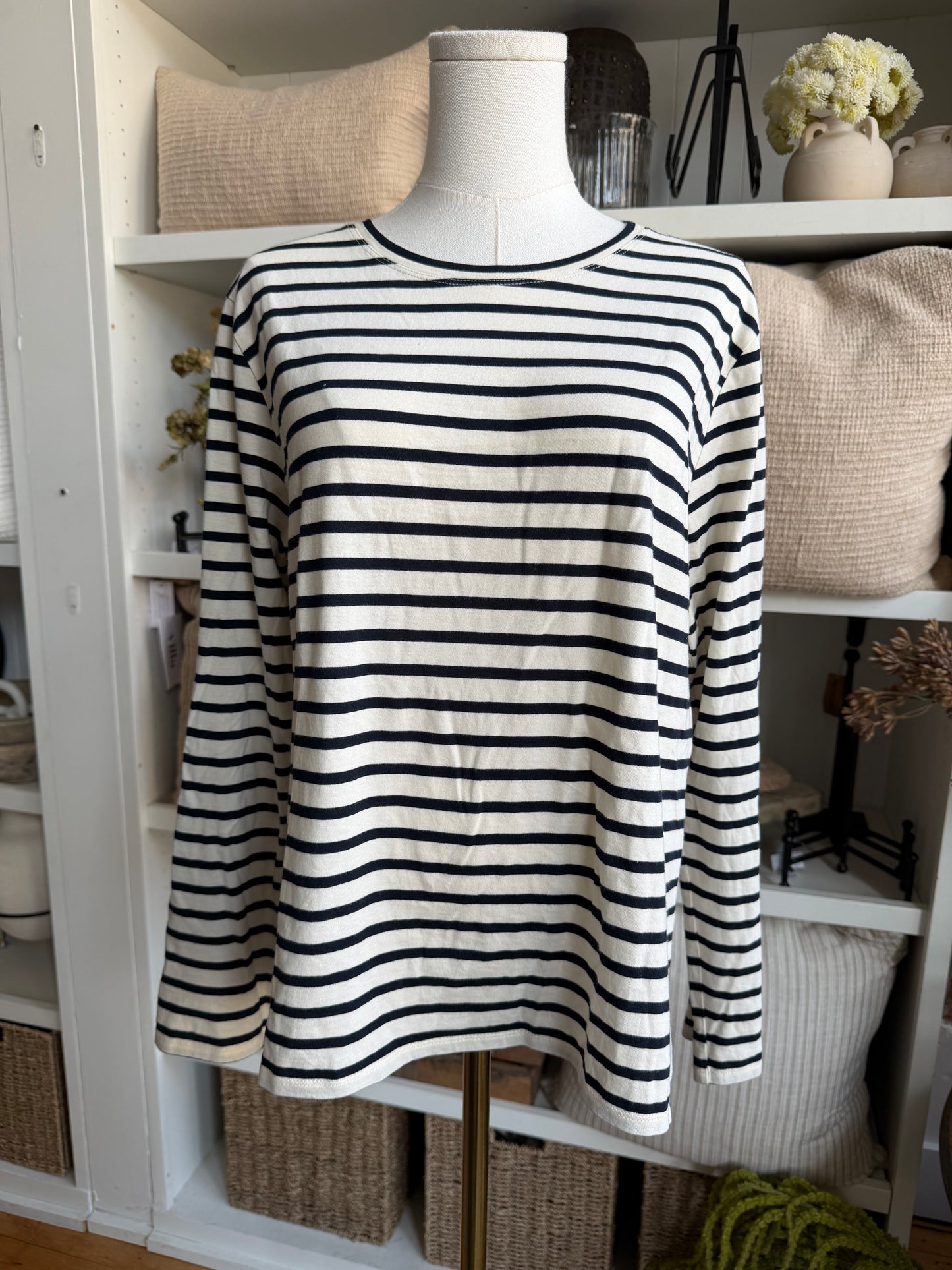 Kule Boyfriend top in cream and navy stripe. Size Large (runs small). Never worn