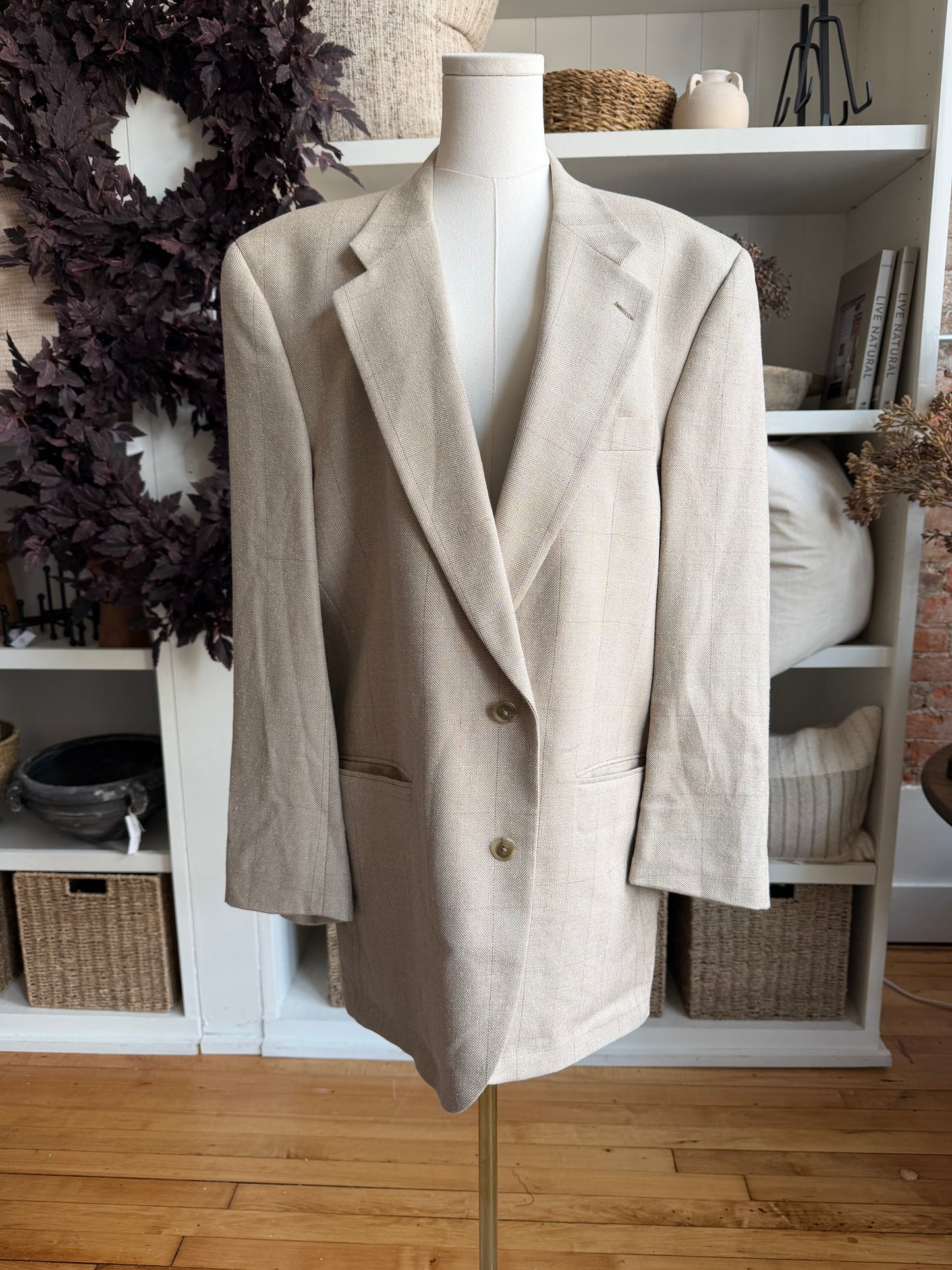 90s Burberrys silk wool blend blazer. Made in the USA. Fits M-XL