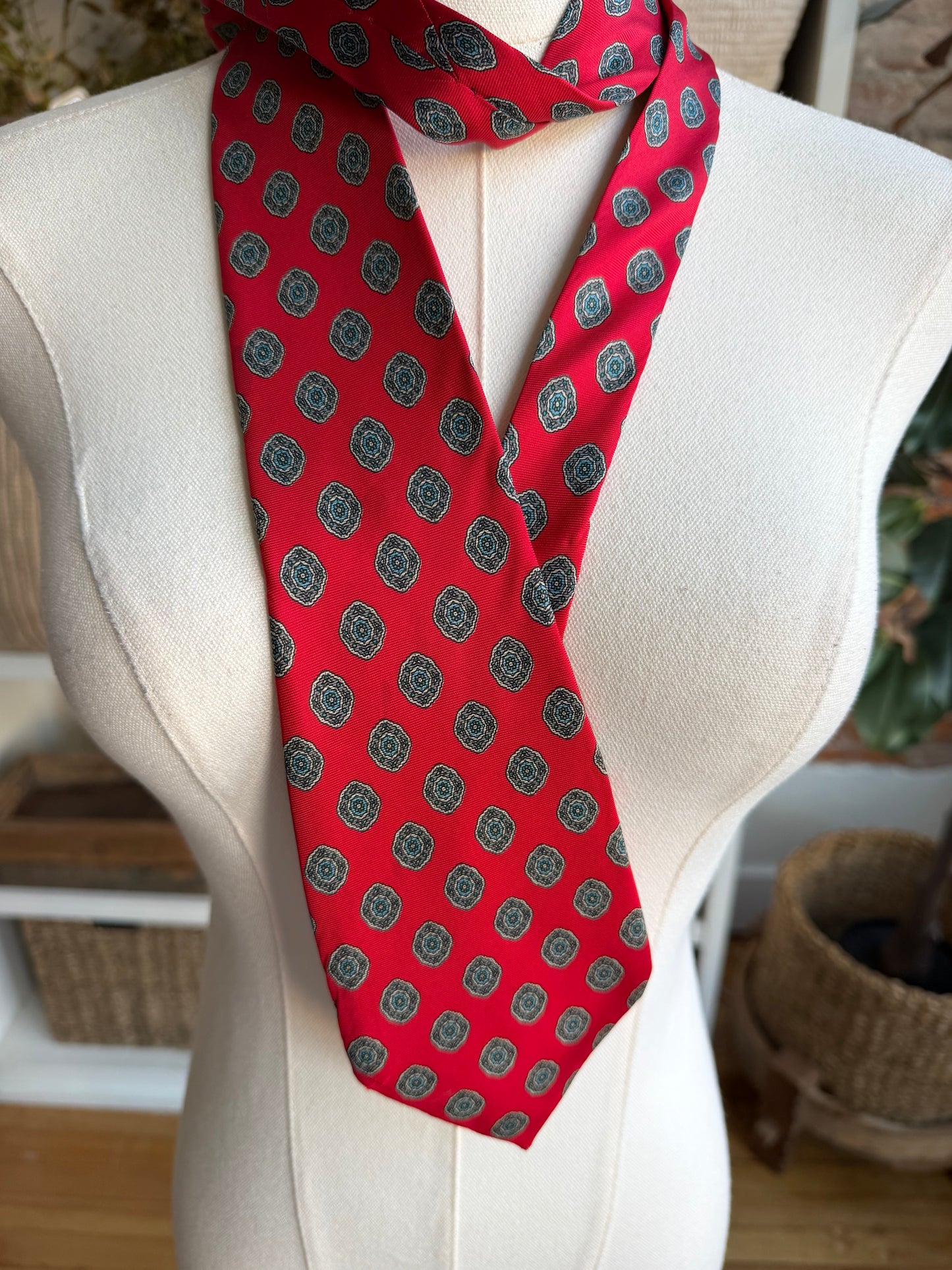 80s Marshall Fields silk tie. Made in Italy