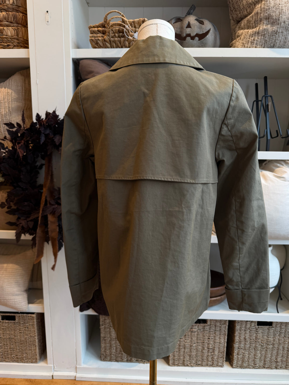 Everlane cropped trench in Olive. Size S