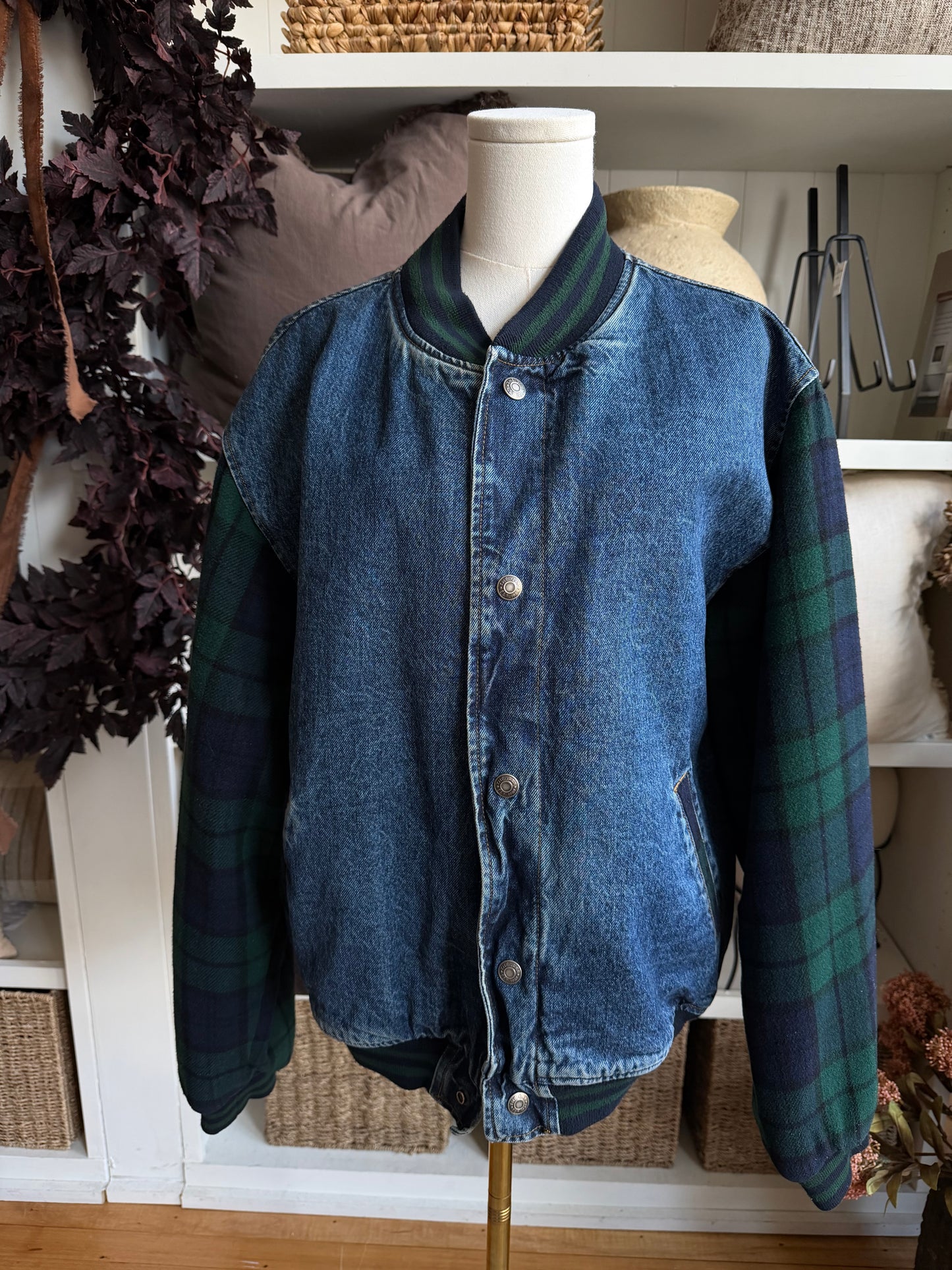 90s Gap denim bomber. Fits S-L